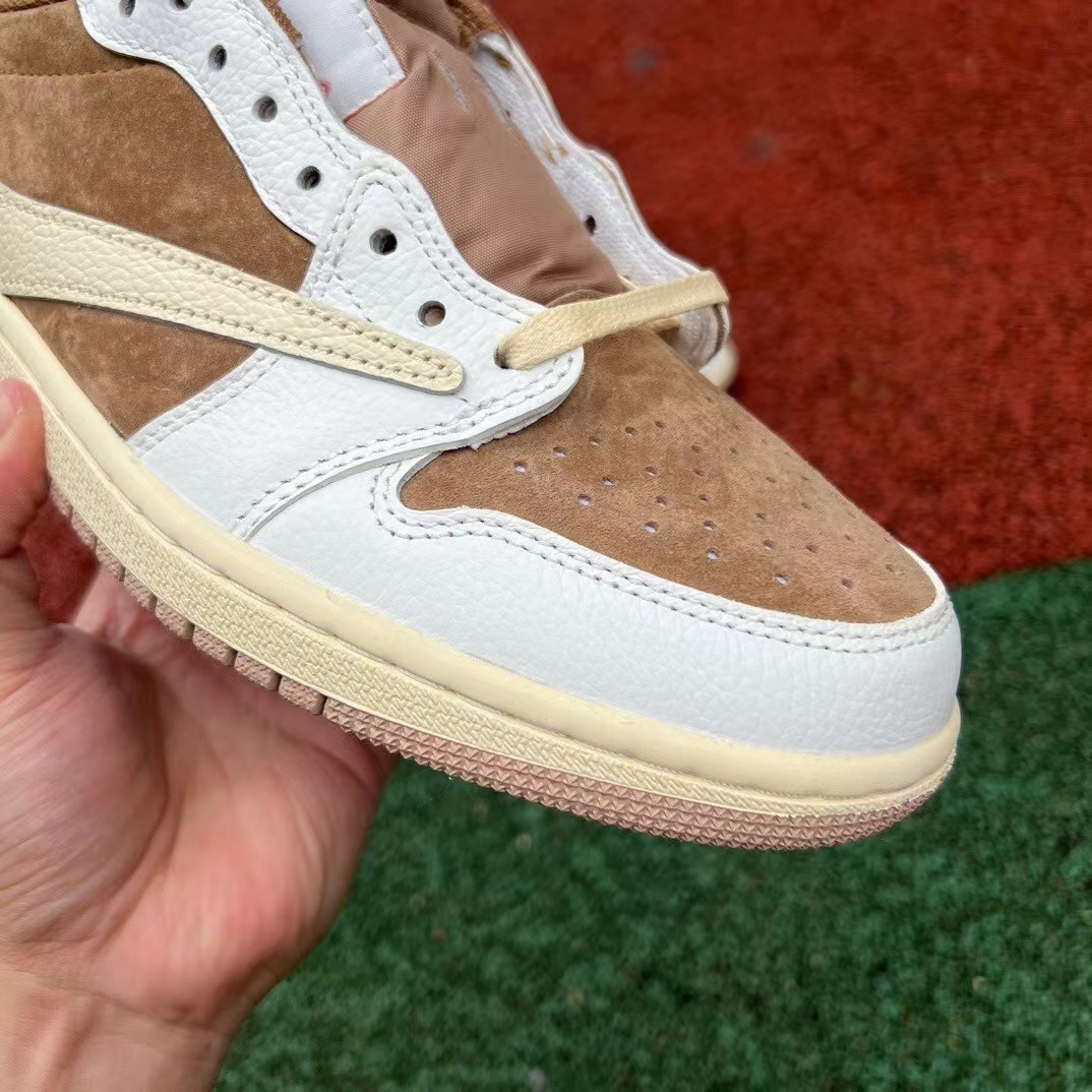 Travis Scott x Air Jordan 1 Low  Sneaker    DM7886-106 - 