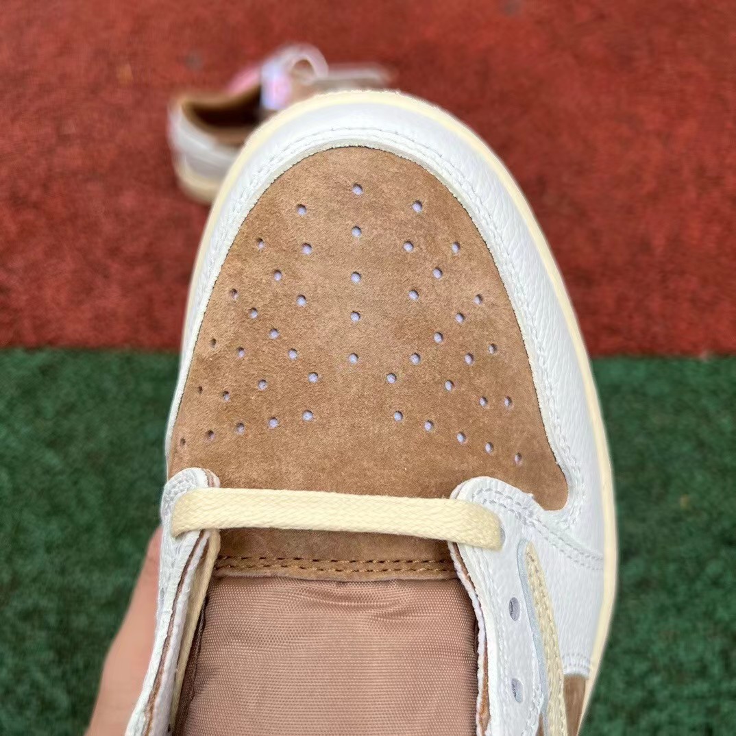 Travis Scott x Air Jordan 1 Low  Sneaker    DM7886-106 - 