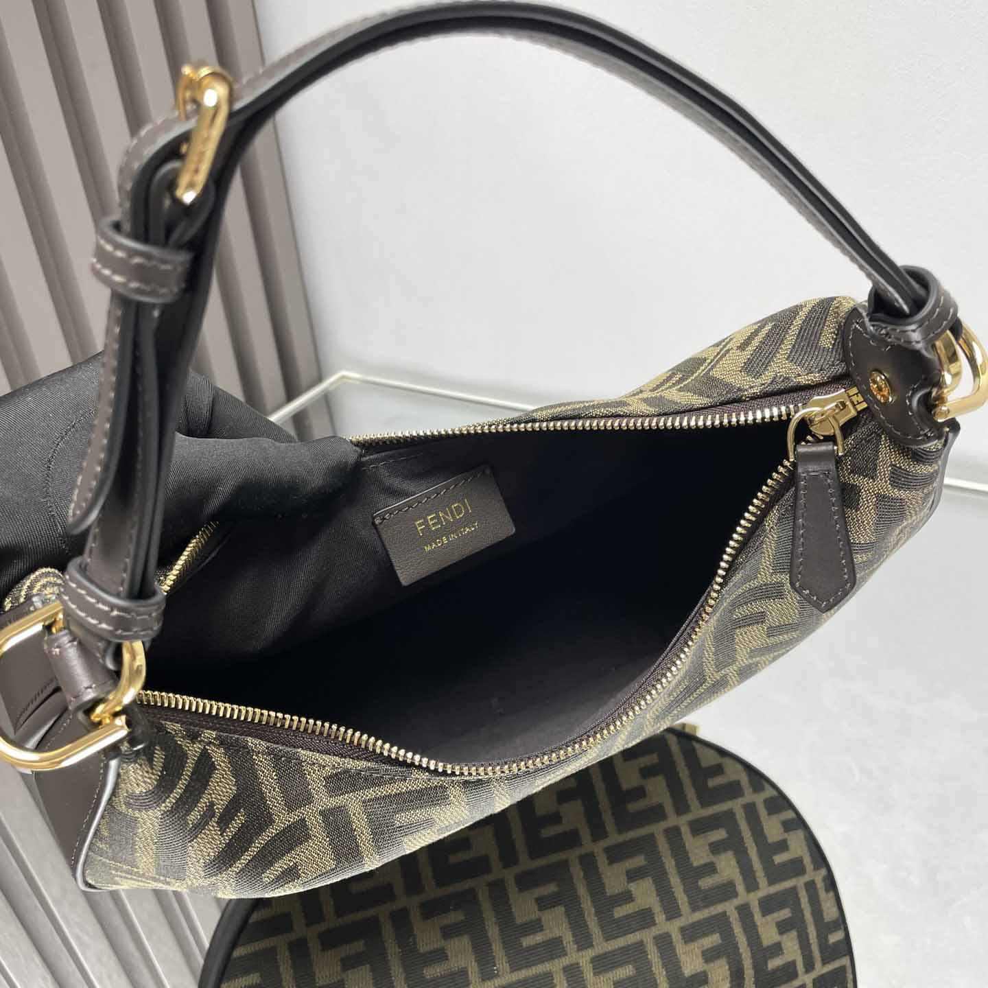 Fendi Fendigraphy Hobo Bag （29-24.5-10cm） - PerfectKickZ