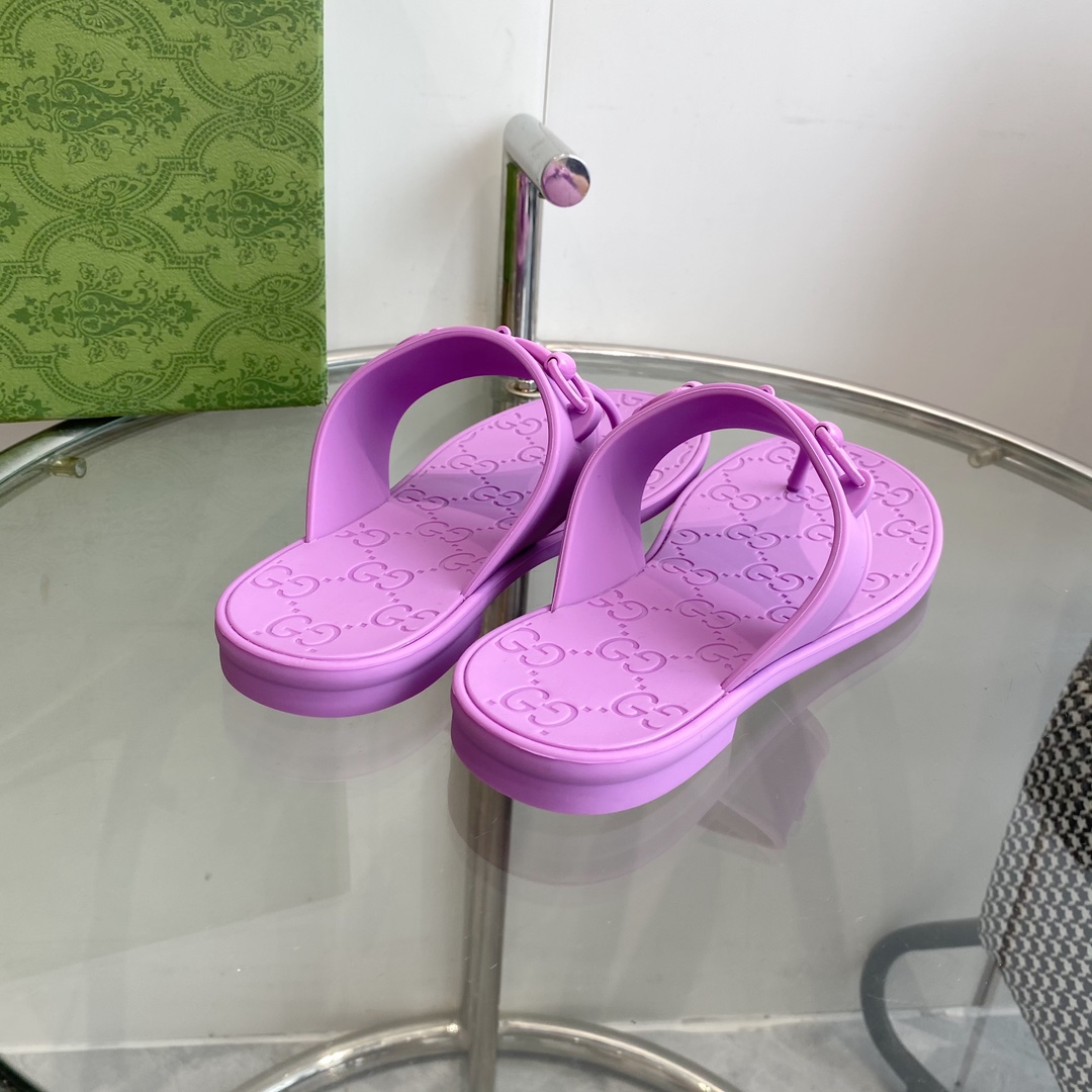 Gucci Women's Thong Sandal With Horsebit  - PerfectKickZ
