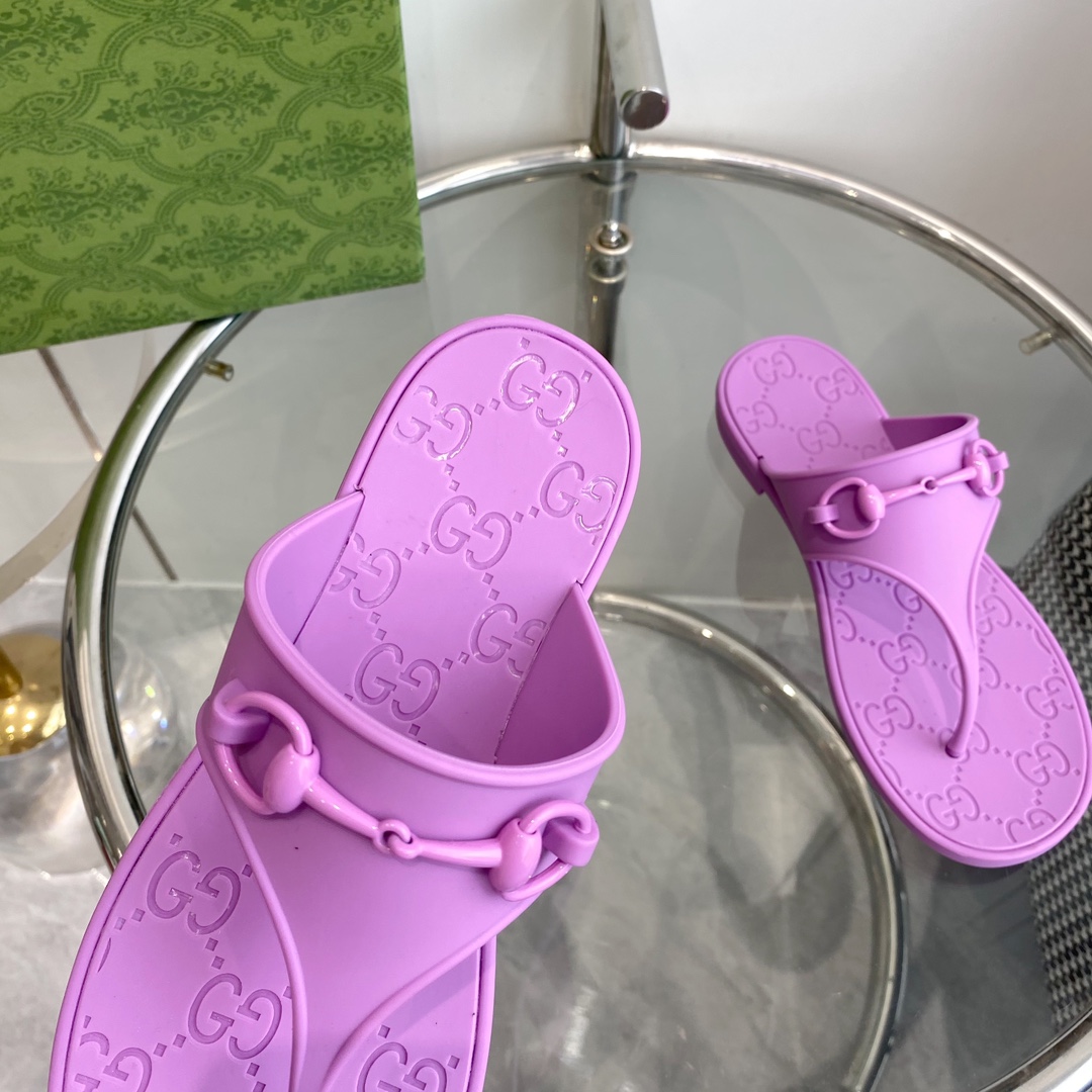 Gucci Women's Thong Sandal With Horsebit  - PerfectKickZ
