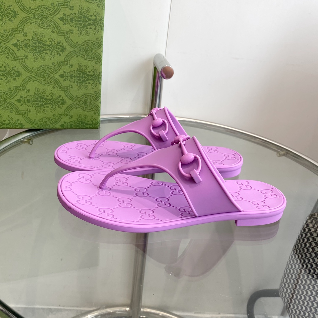 Gucci Women's Thong Sandal With Horsebit  - PerfectKickZ