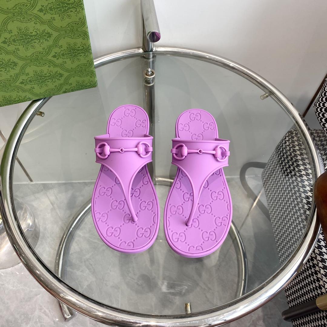Gucci Women's Thong Sandal With Horsebit  - PerfectKickZ