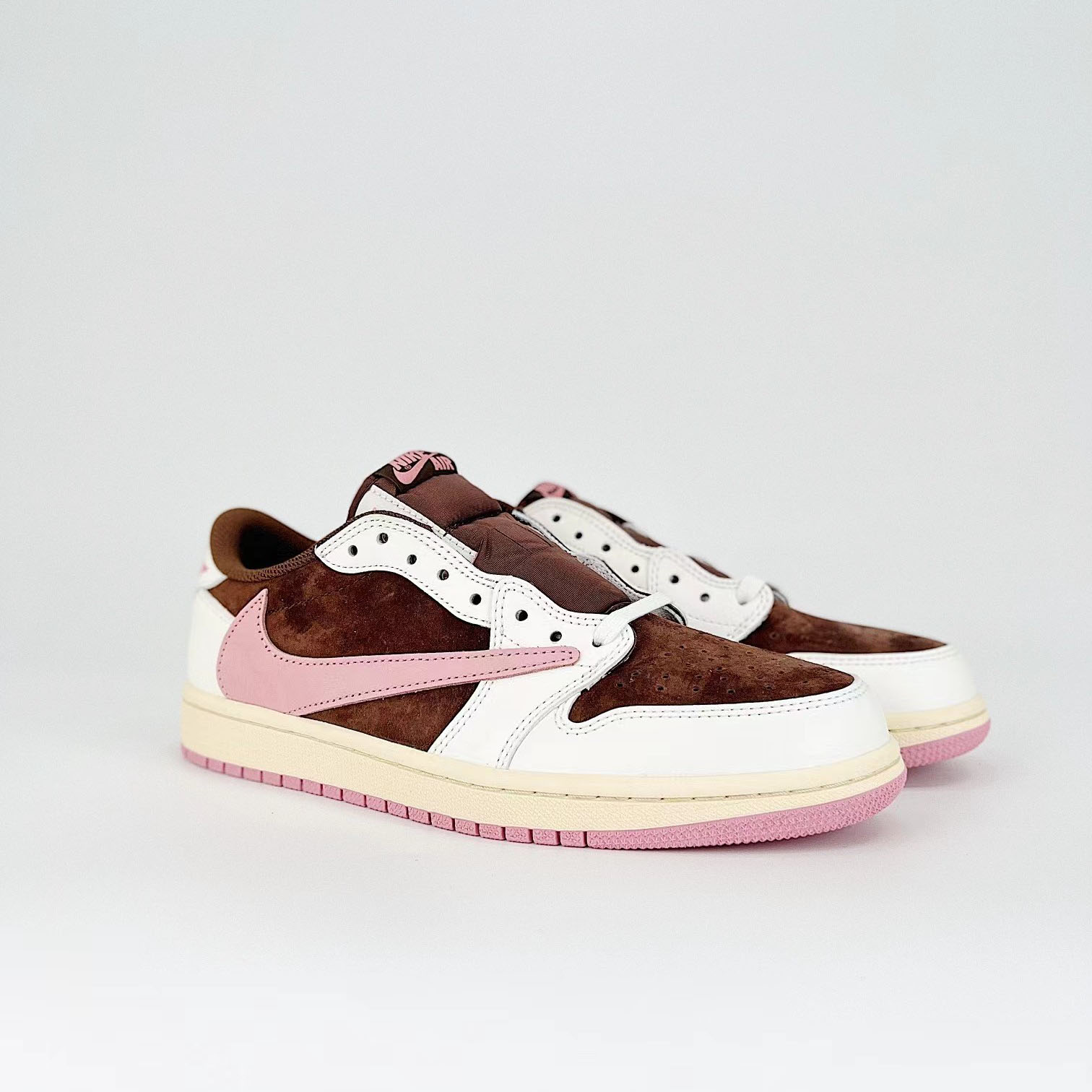 Travis Scott x Air Jordan 1 Low  Sneaker   DZ4137-206 - PerfectKickZ