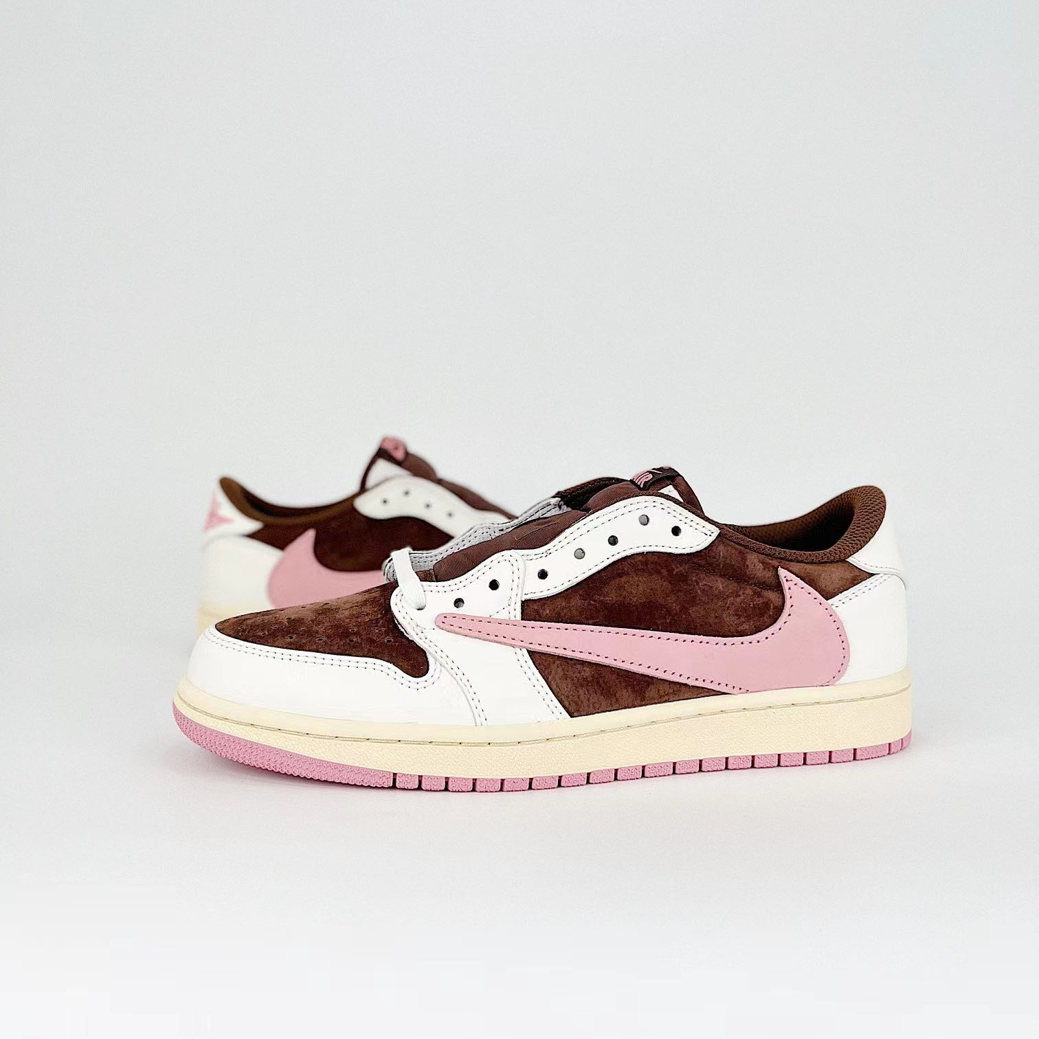 Travis Scott x Air Jordan 1 Low  Sneaker   DZ4137-206 - PerfectKickZ