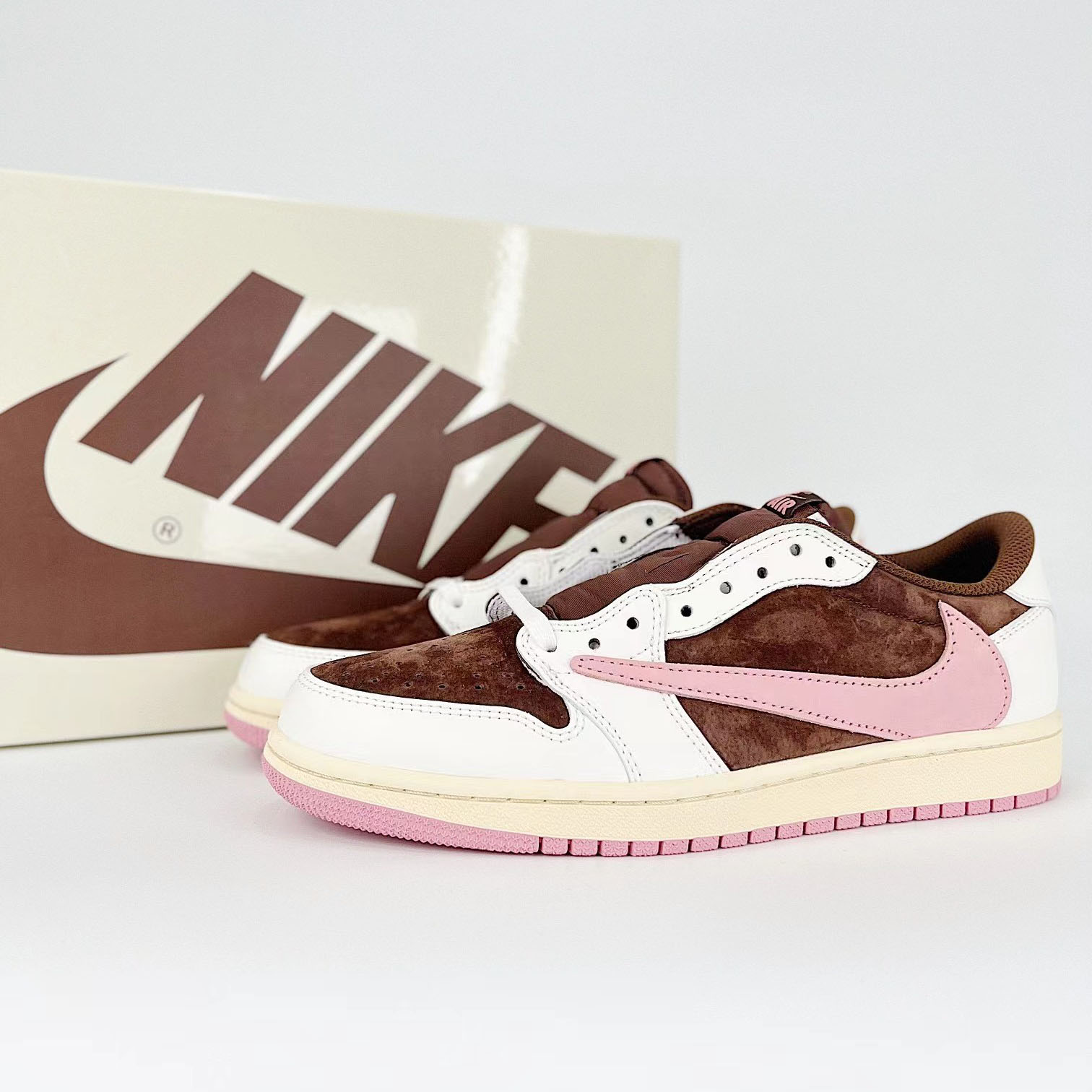 Travis Scott x Air Jordan 1 Low  Sneaker   DZ4137-206 - PerfectKickZ