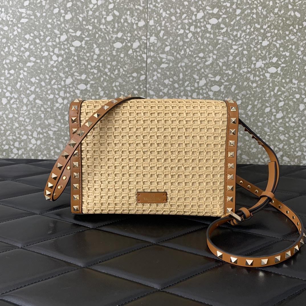 Valenti Small Rockstud Shoulder Bag in Wove Raffia(22.5-15.5-6cm) - 