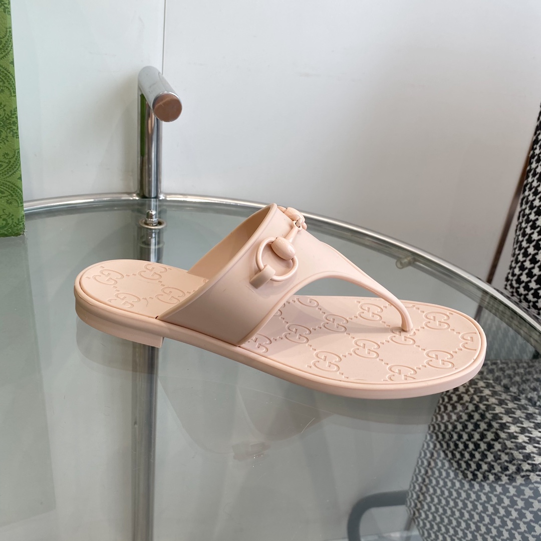 Gucci Women's Thong Sandal With Horsebit  - PerfectKickZ