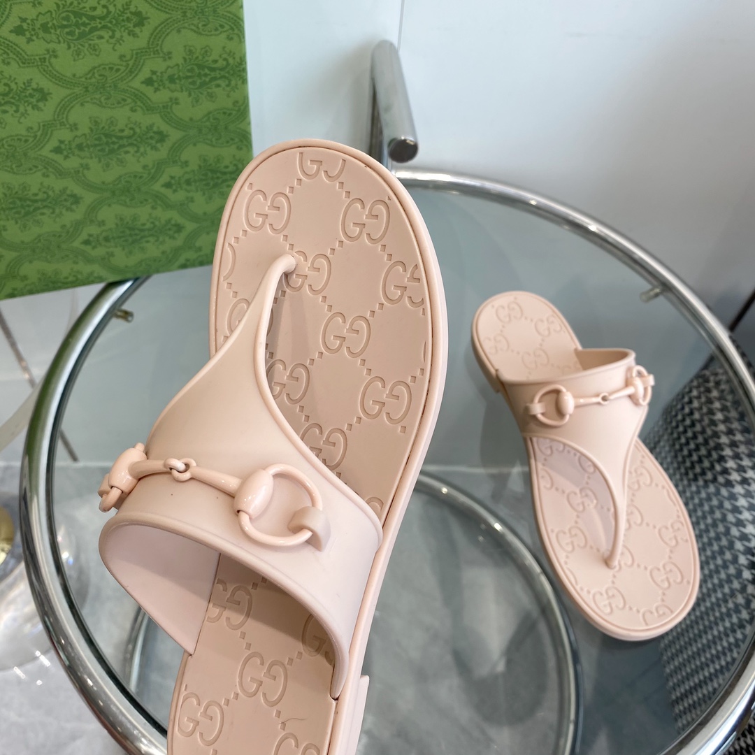 Gucci Women's Thong Sandal With Horsebit  - PerfectKickZ