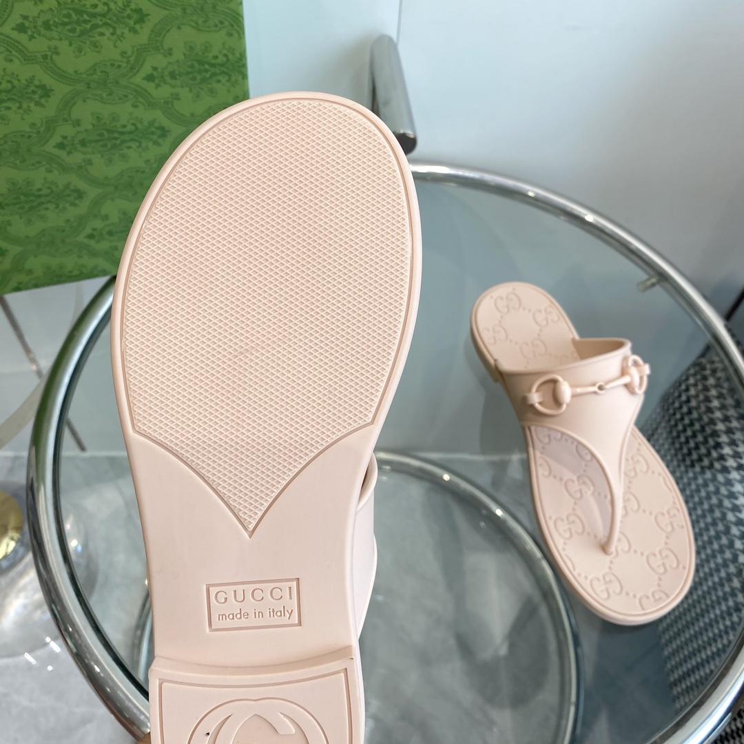 Gucci Women's Thong Sandal With Horsebit  - PerfectKickZ