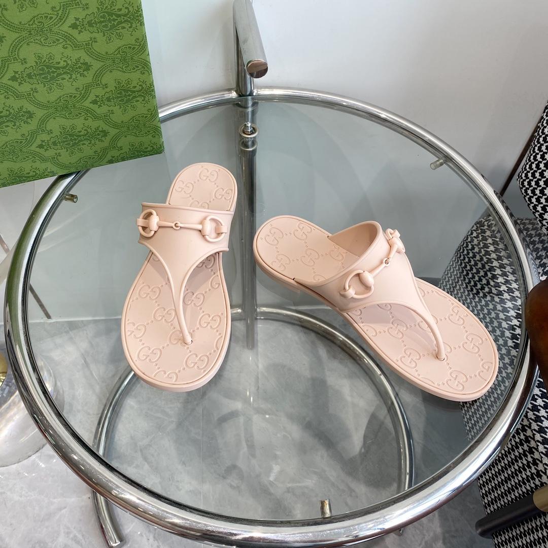 Gucci Women's Thong Sandal With Horsebit  - PerfectKickZ