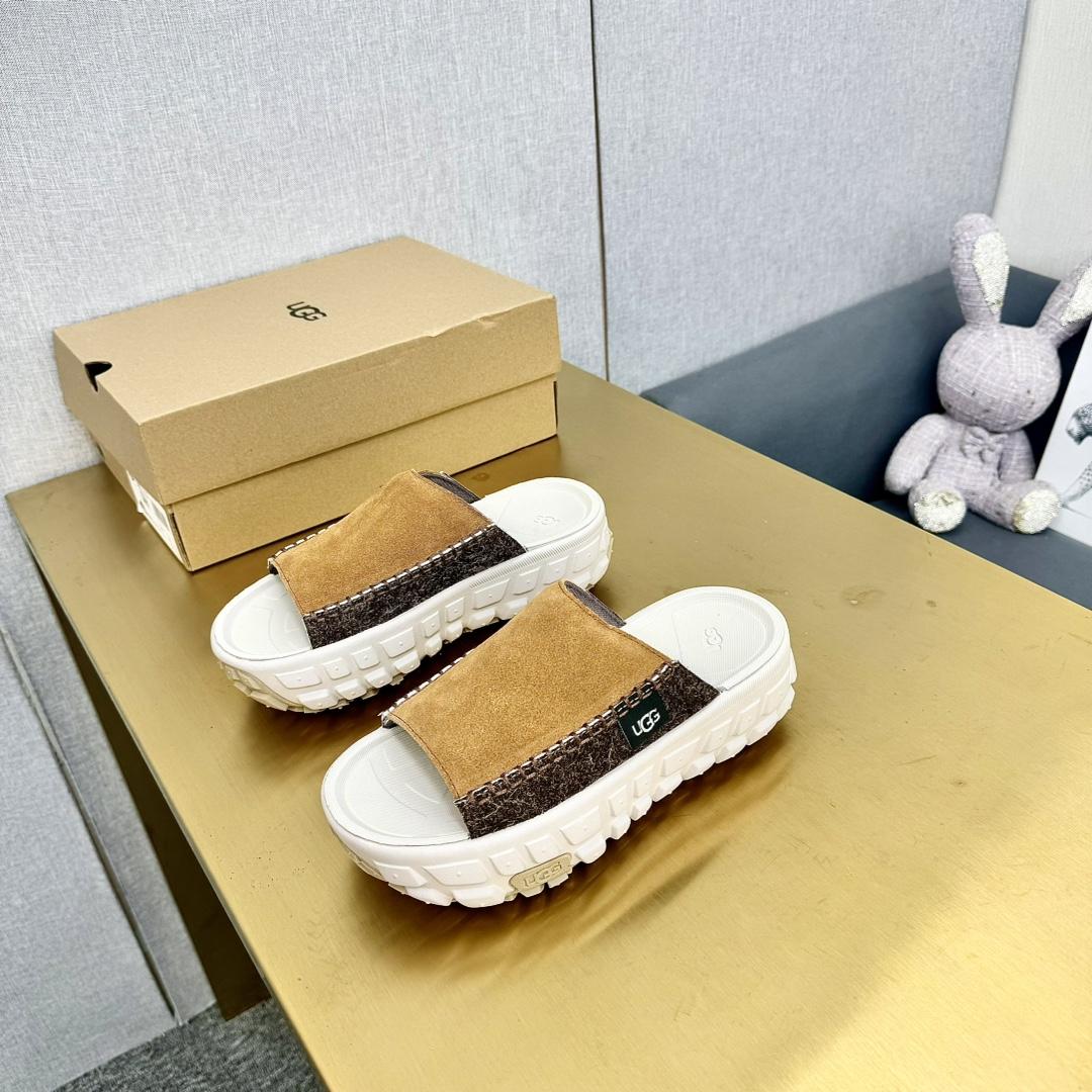 Ugg All Gender Venture Daze Slide - PerfectKickZ