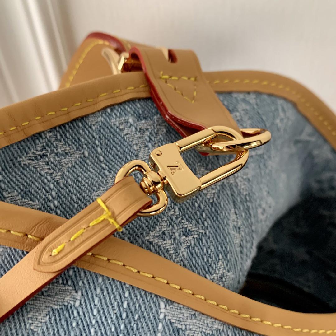 Louis Vuitton CarryAll PM   M11462 - PerfectKickZ