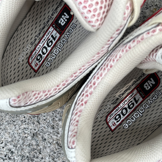 New Balance 1906R Sneakers      M1906RO  - PerfectKickZ