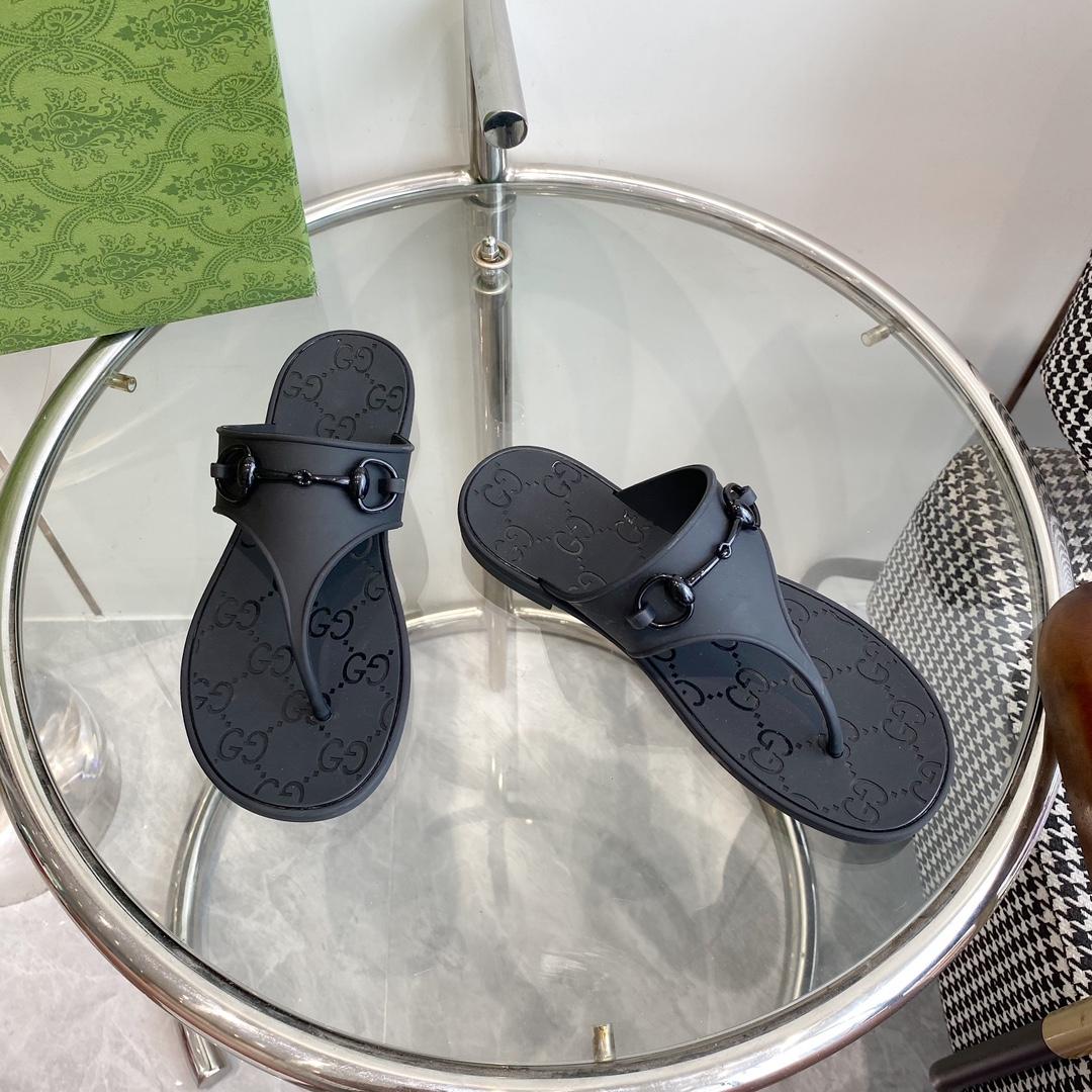 Gucci Women's Thong Sandal With Horsebit  - PerfectKickZ
