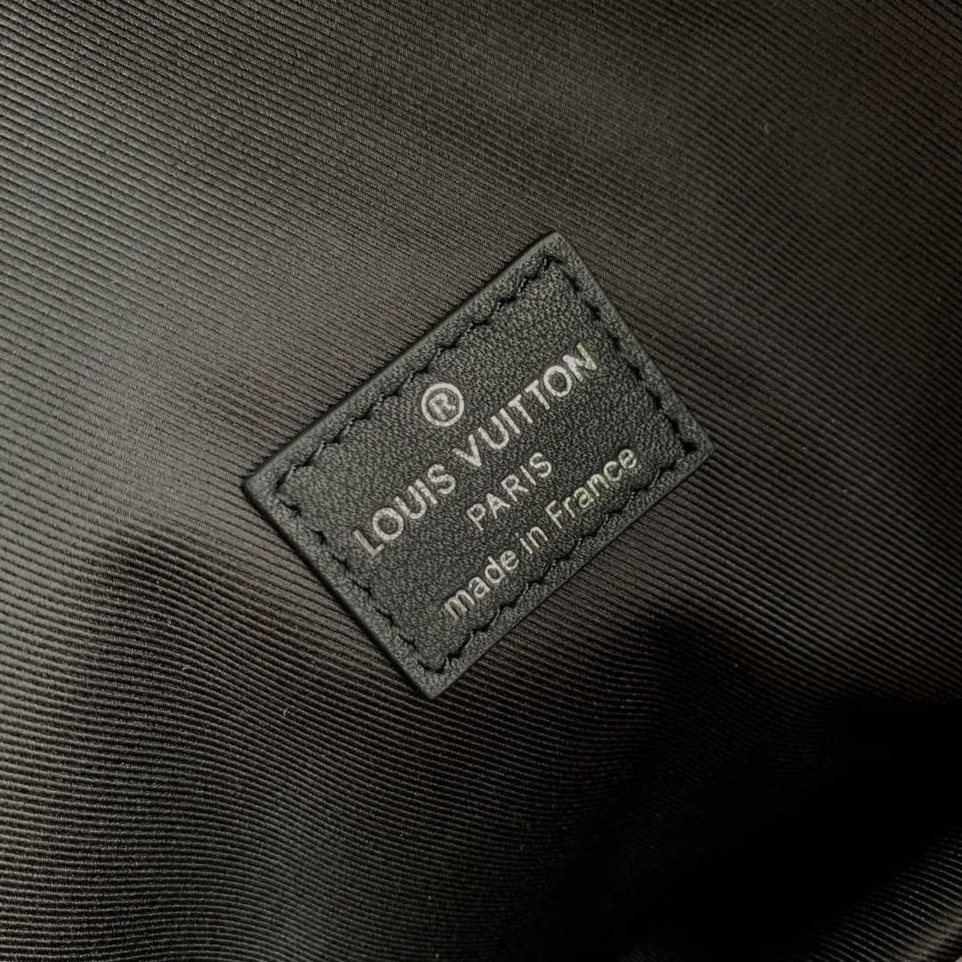 Louis Vuitton Helmet Bag   M46554 - PerfectKickZ