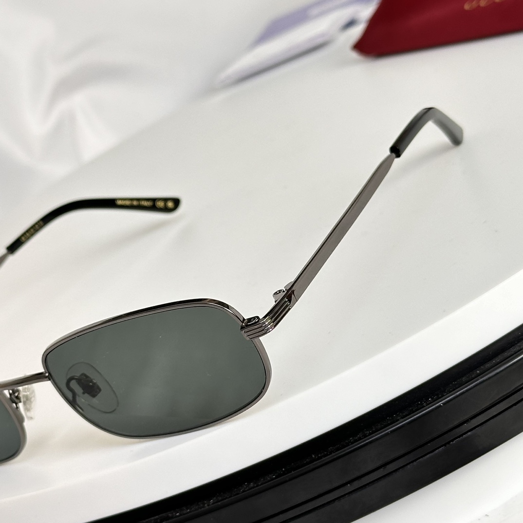 Gucci Rectangular Frame Sunglasses  GG1457S  - PerfectKickZ