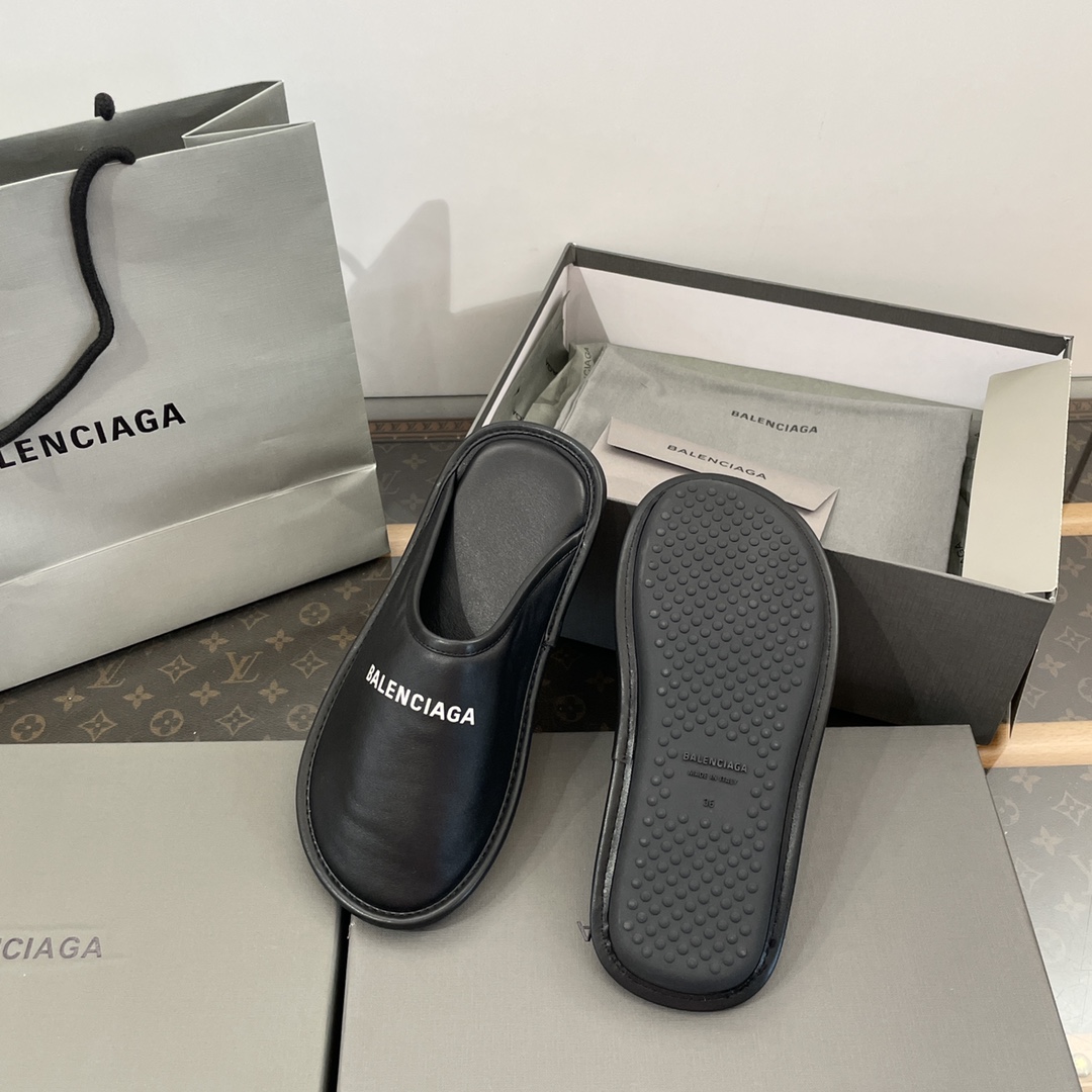 Balenciaga Logo-print Leather Slippers - PerfectKickZ