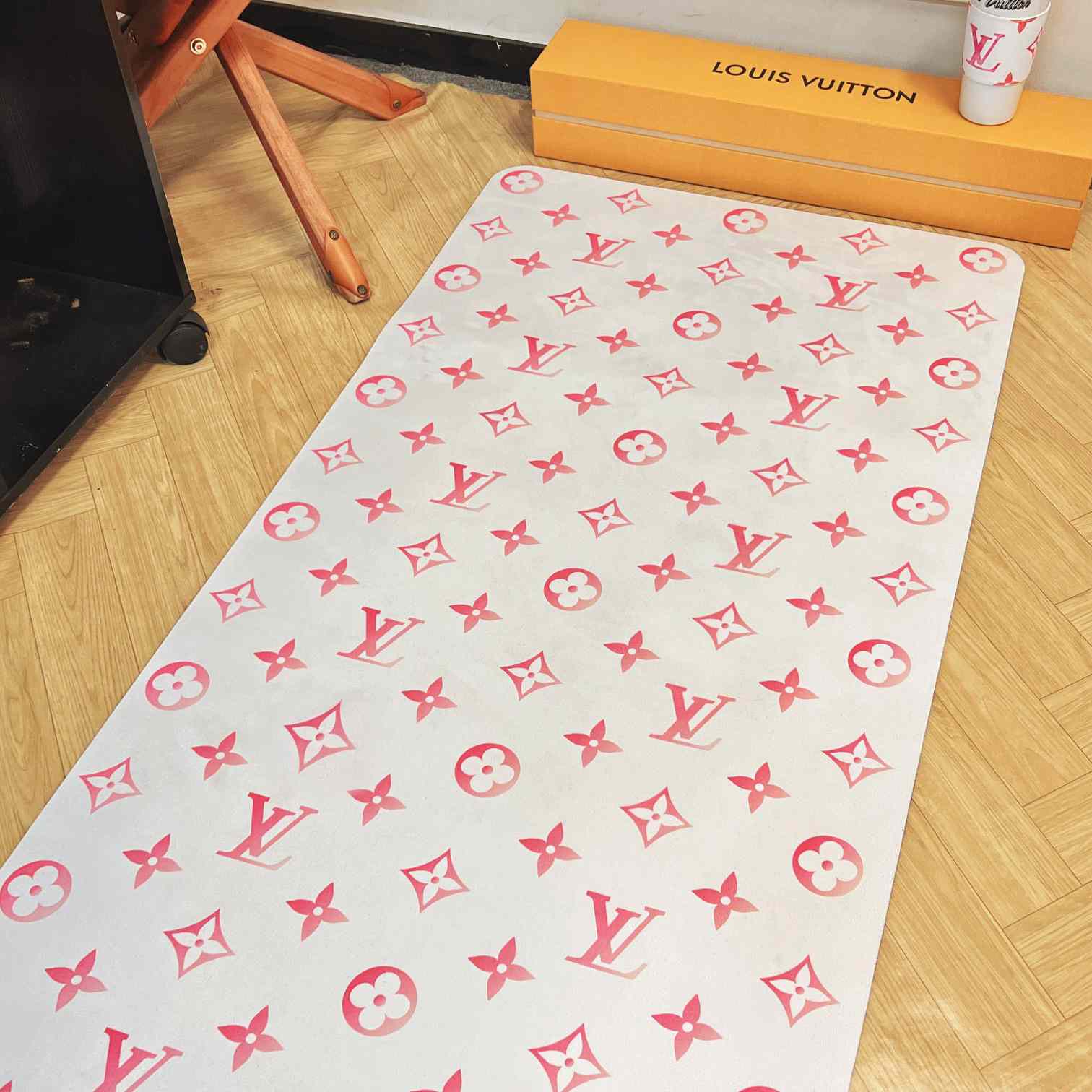 Louis Vuitton Exercise Mat  GI0920 - PerfectKickZ