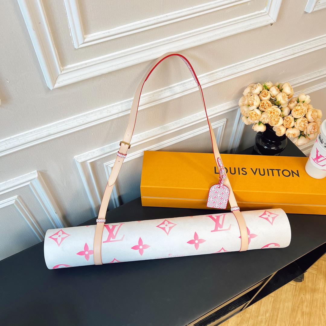 Louis Vuitton Exercise Mat  GI0920 - PerfectKickZ
