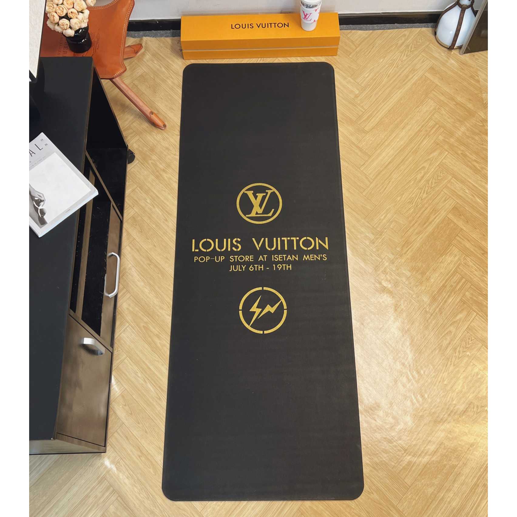 Louis Vuitton Exercise Mat  GI0920 - PerfectKickZ