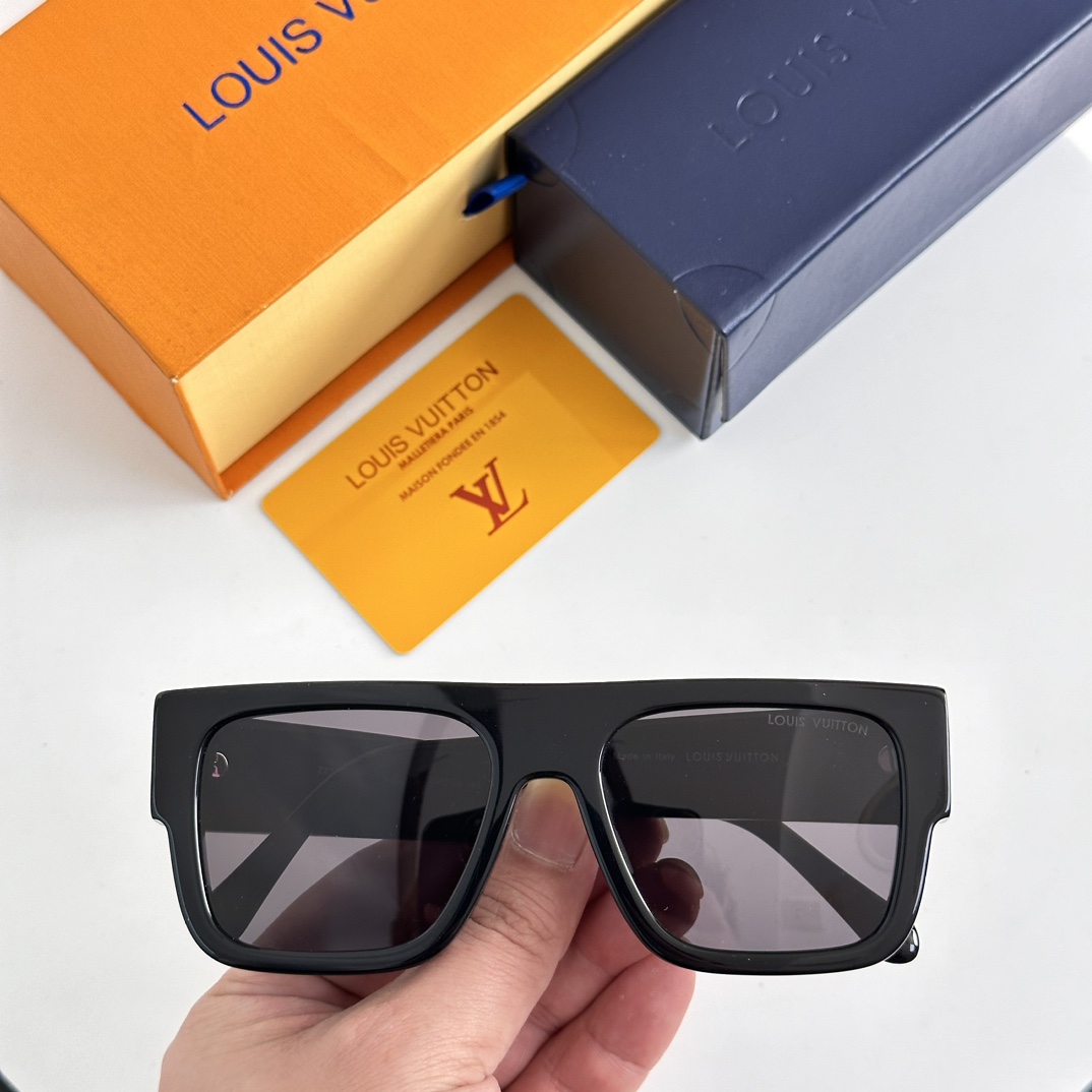 Louis Vuitton LV Clash Square Large Sunglasses   Z2125W - PerfectKickZ