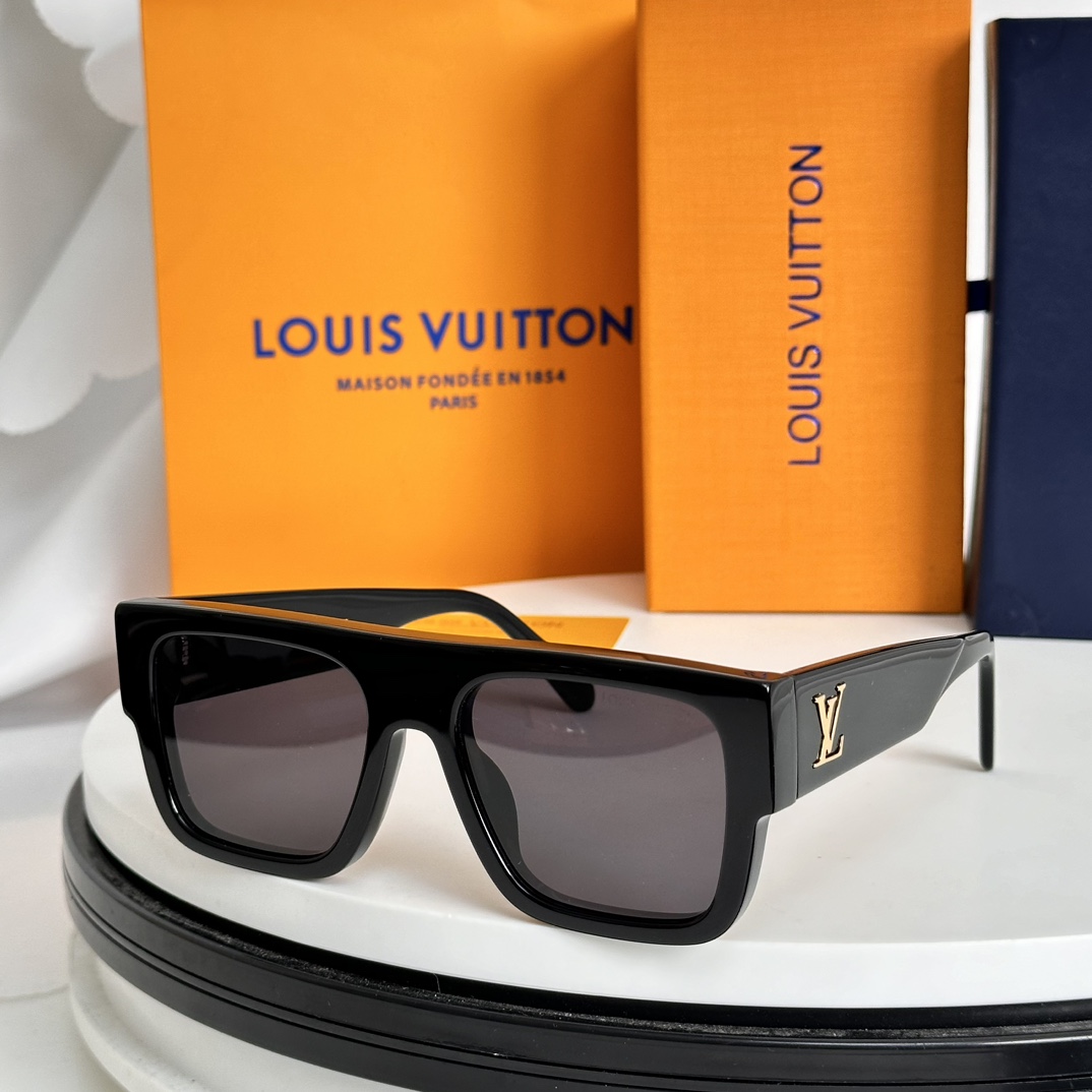 Louis Vuitton LV Clash Square Large Sunglasses   Z2125W - PerfectKickZ