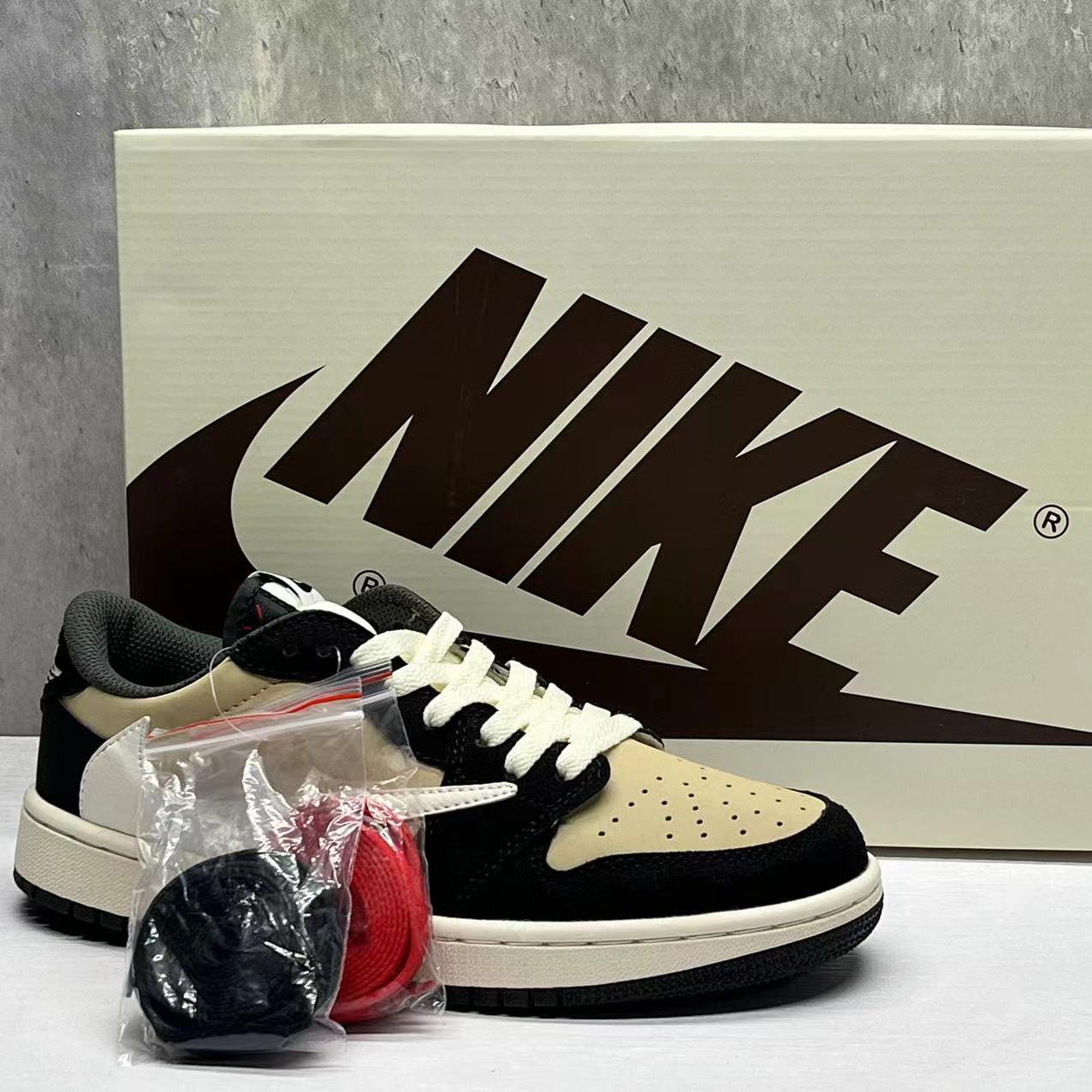 ​Travis Scott X Jordan 1 Low Sneaker   DM7866-201 - 
