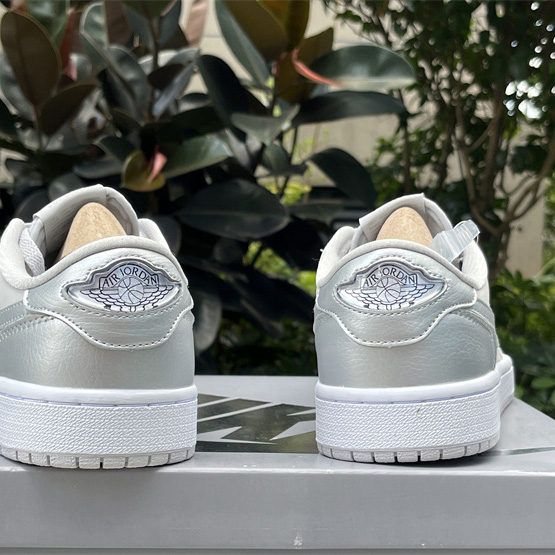 Air Jordan 1 Low OG “Metallic Silver Sneaker      CZ0790-002 - PerfectKickZ