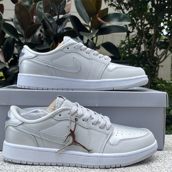 Air Jordan 1 Low OG “Metallic Silver Sneaker      CZ0790-002 - PerfectKickZ