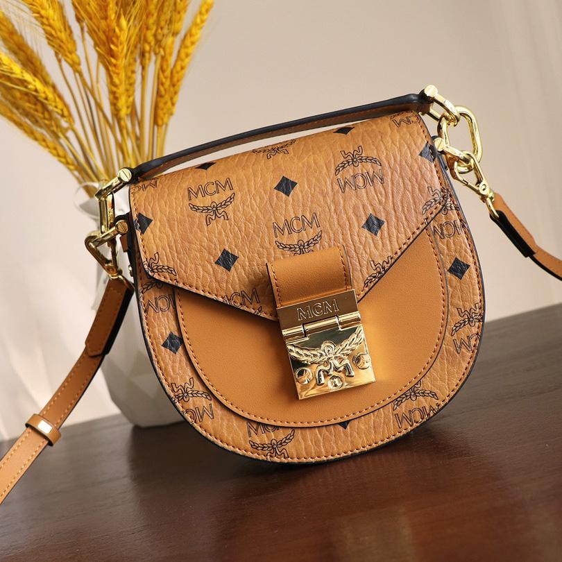 MCM Tracy Shoulder Bag  (18-18-7cm) - PerfectKickZ