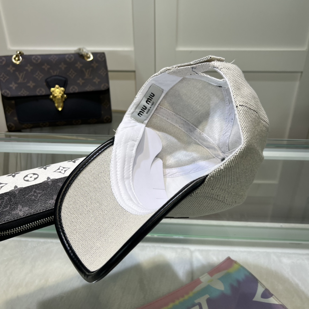 Miu Miu Baseball Cap - 