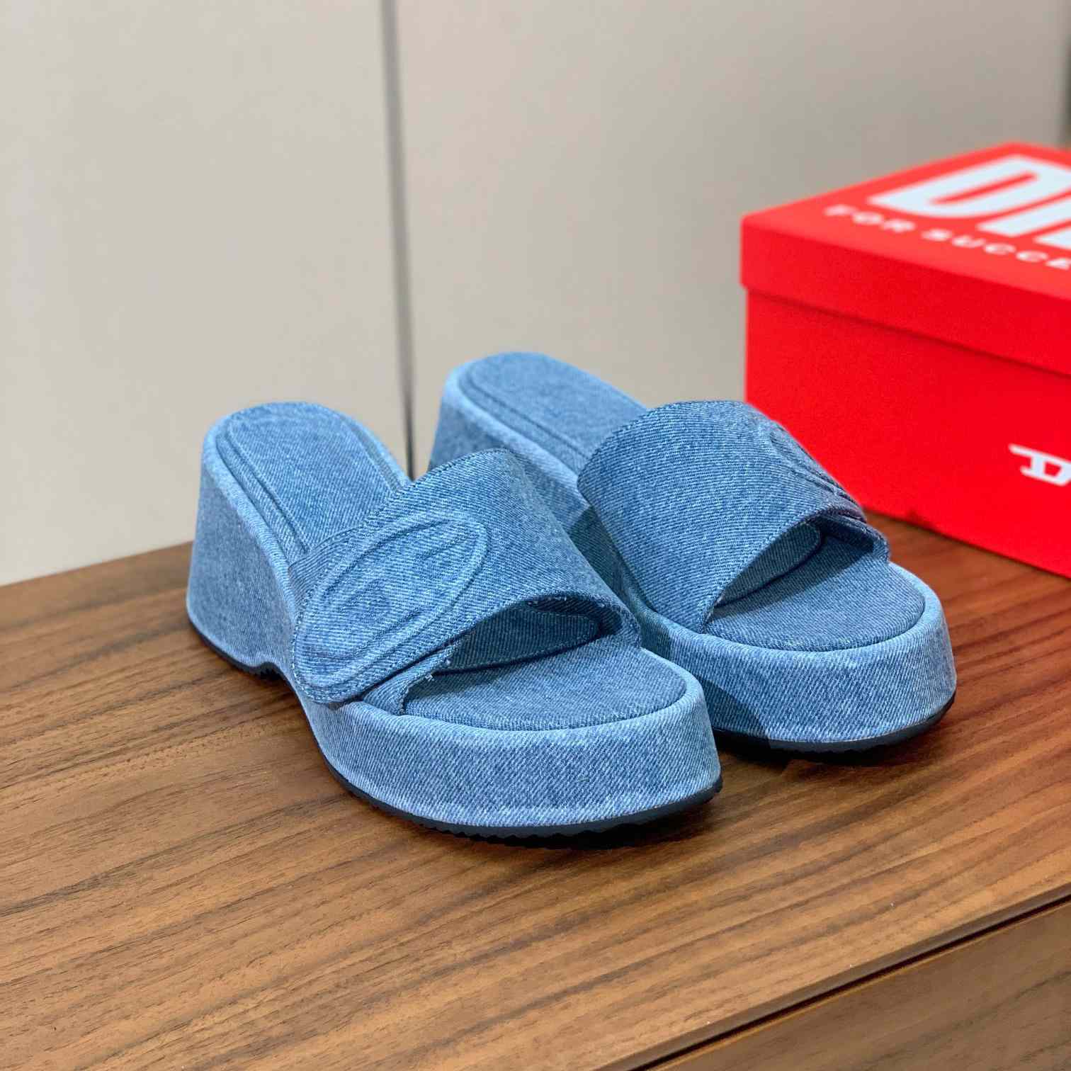 Diesel Sa-Oval D Pf W Denim Sandals - PerfectKickZ