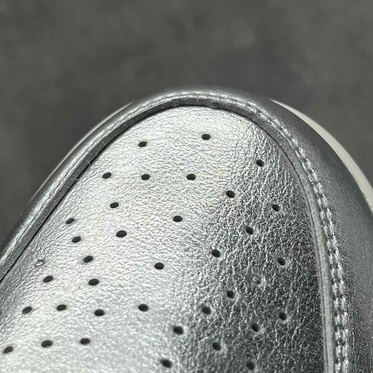 Jordan1 High OG“Chrome” Sneaker    FN7249-001 - 