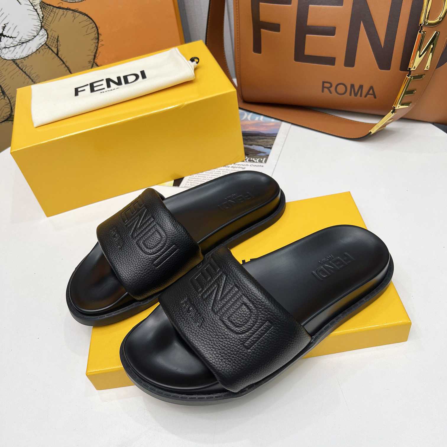 Fendi Roma Slides Black Leather Fussbett - PerfectKickZ