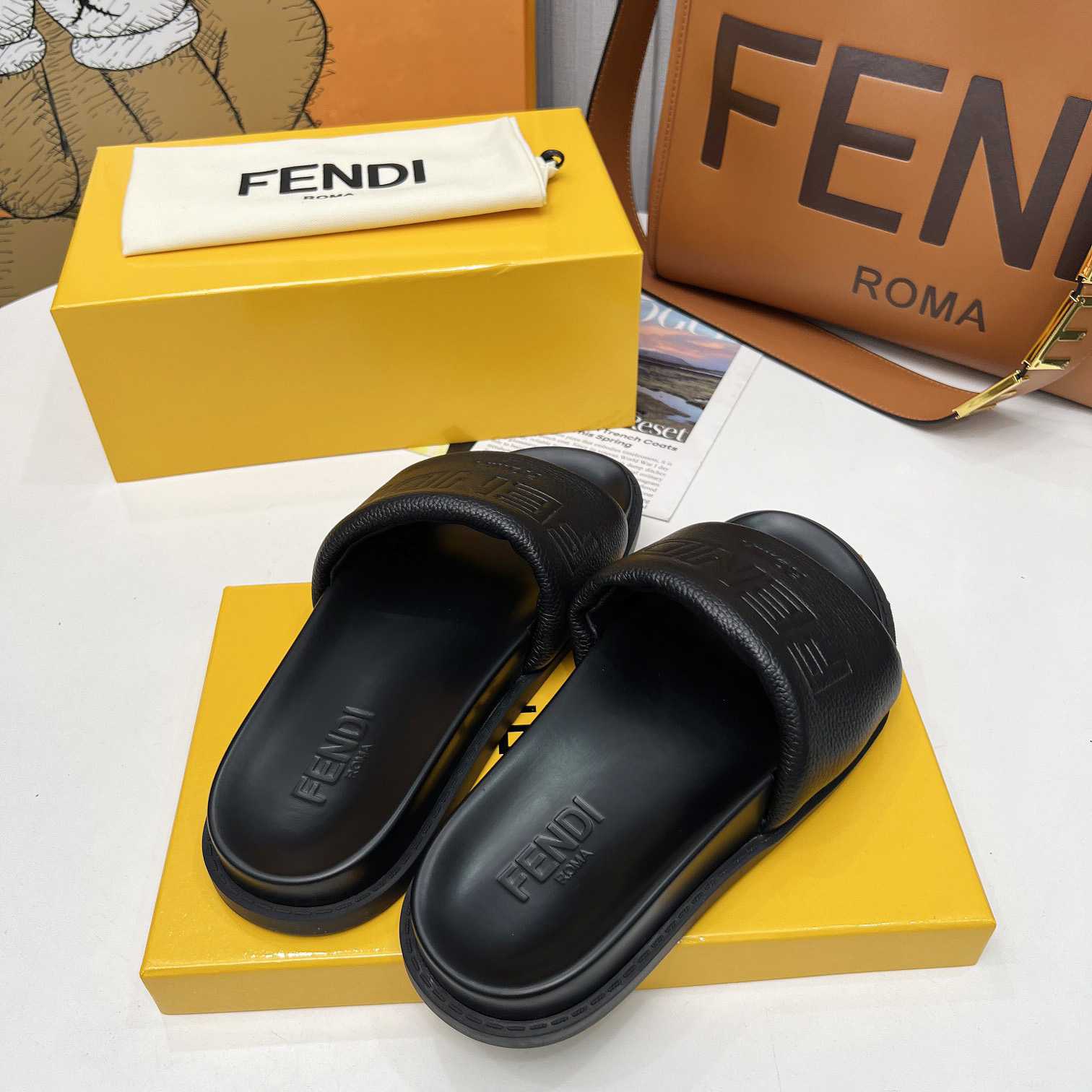 Fendi Roma Slides Black Leather Fussbett - PerfectKickZ