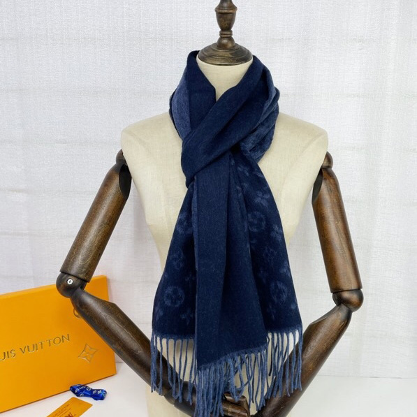 Louis Vuitton LV Essential Scarf - PerfectKickZ