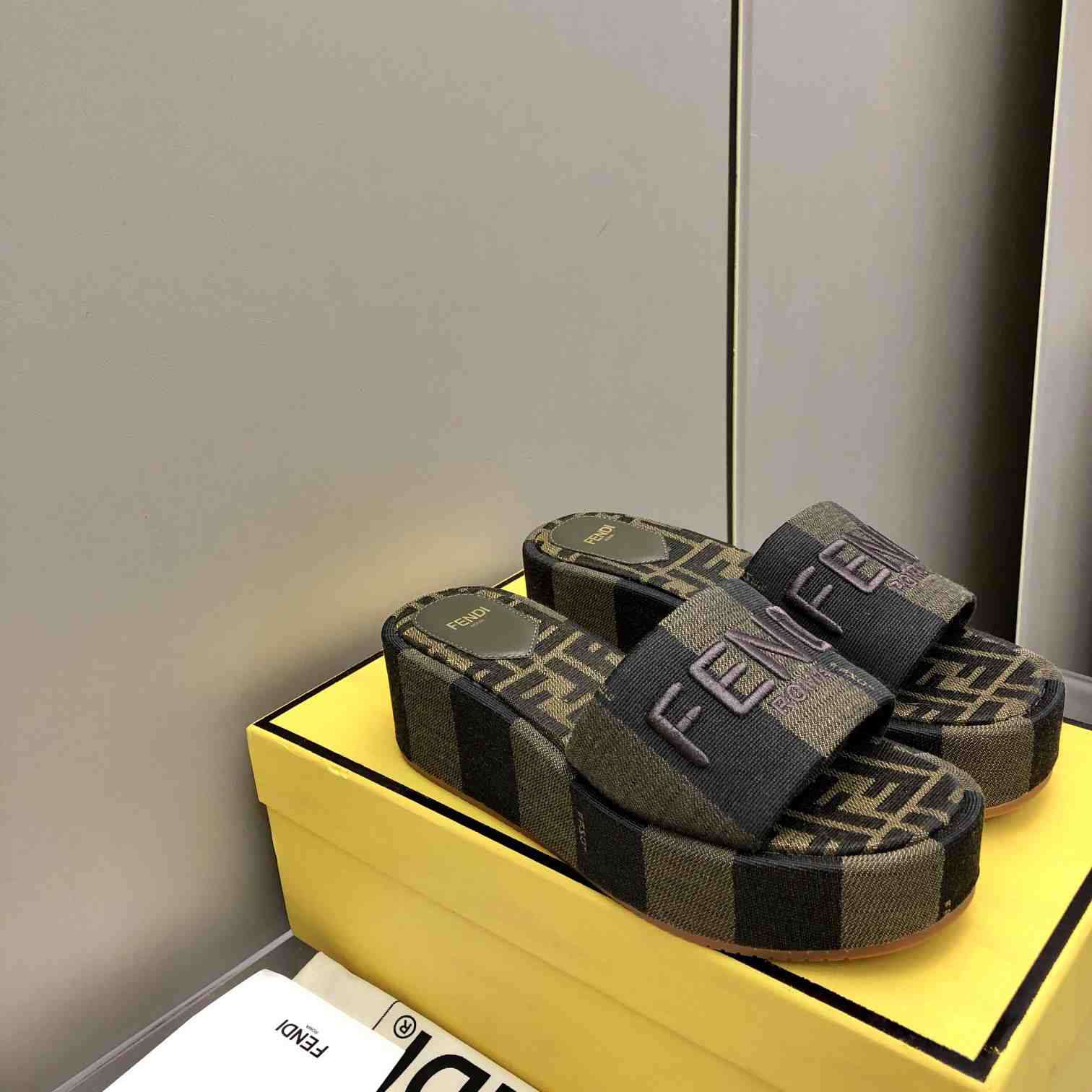 Fendi Sunshine Brown Fabric Flatform Slides - PerfectKickZ