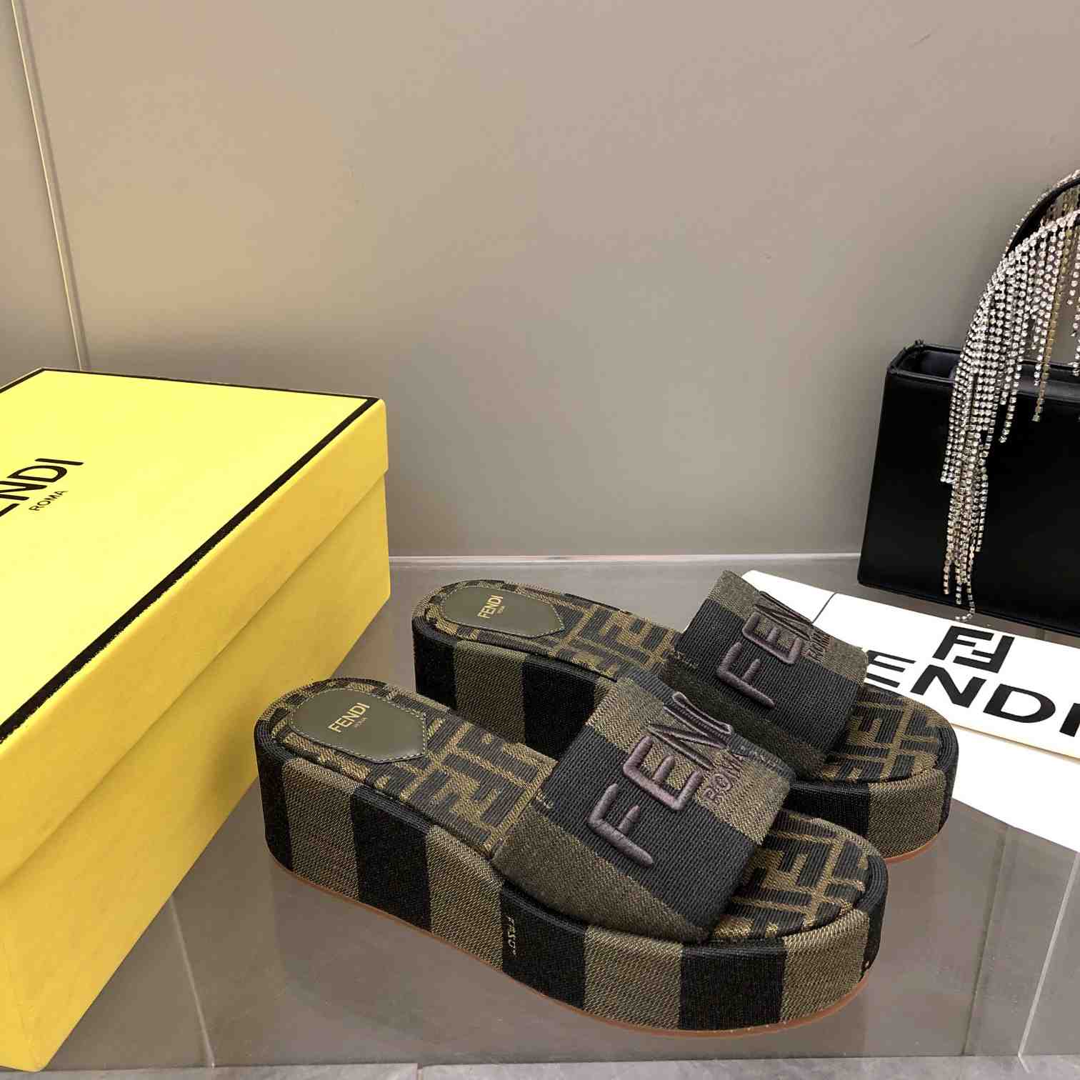 Fendi Sunshine Brown Fabric Flatform Slides - PerfectKickZ