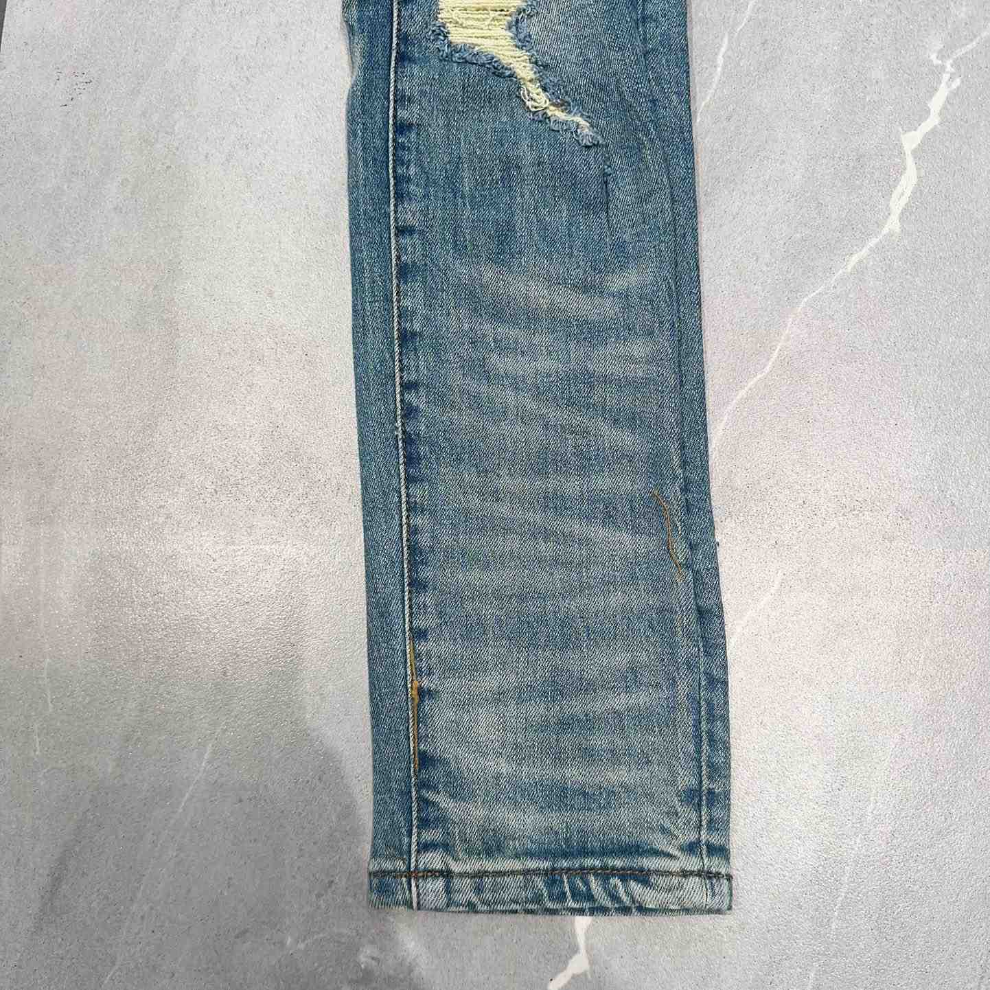 Amiri Jeans     AM1111 - PerfectKickZ