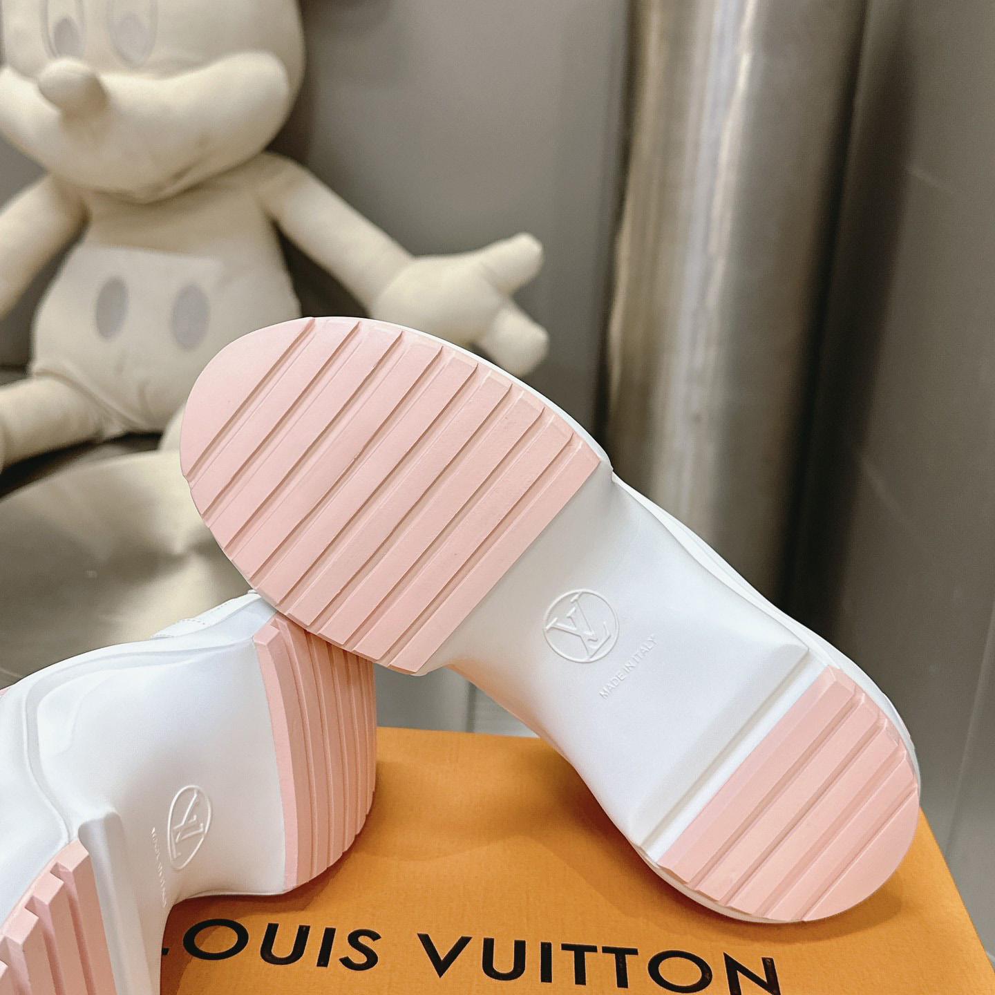 Louis Vuitton LV Archlight Sneaker    - PerfectKickZ