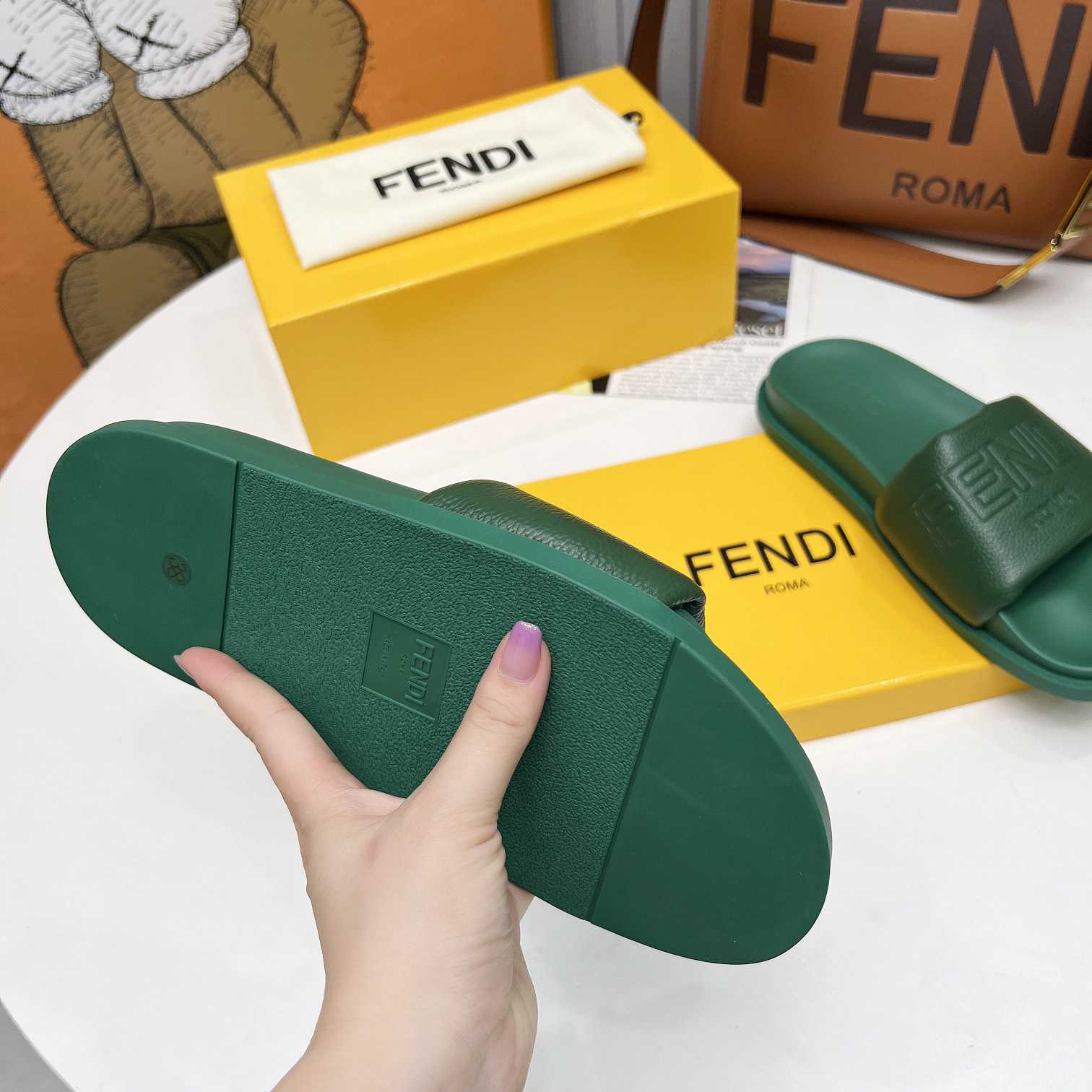 Fendi Roma Slides Green Leather Fussbett - PerfectKickZ