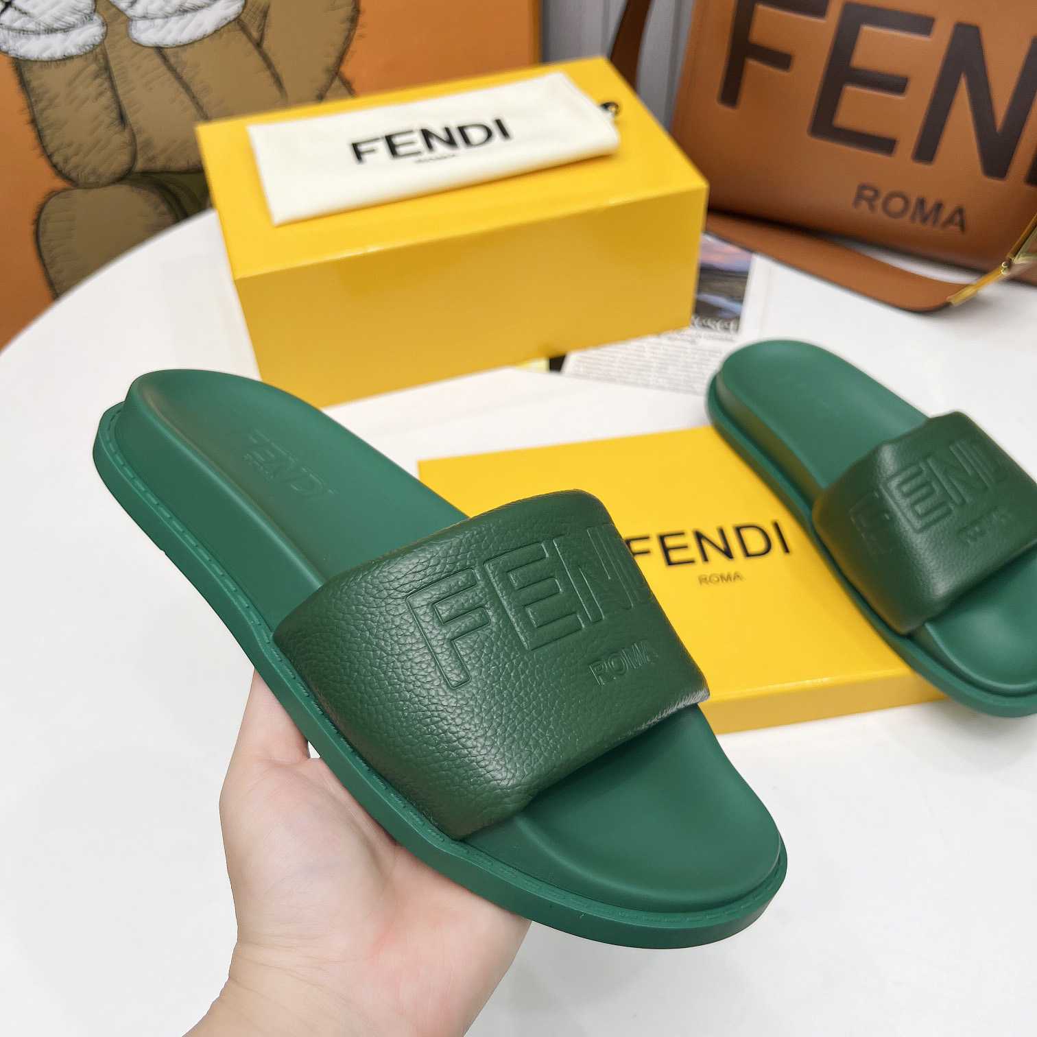 Fendi Roma Slides Green Leather Fussbett - PerfectKickZ