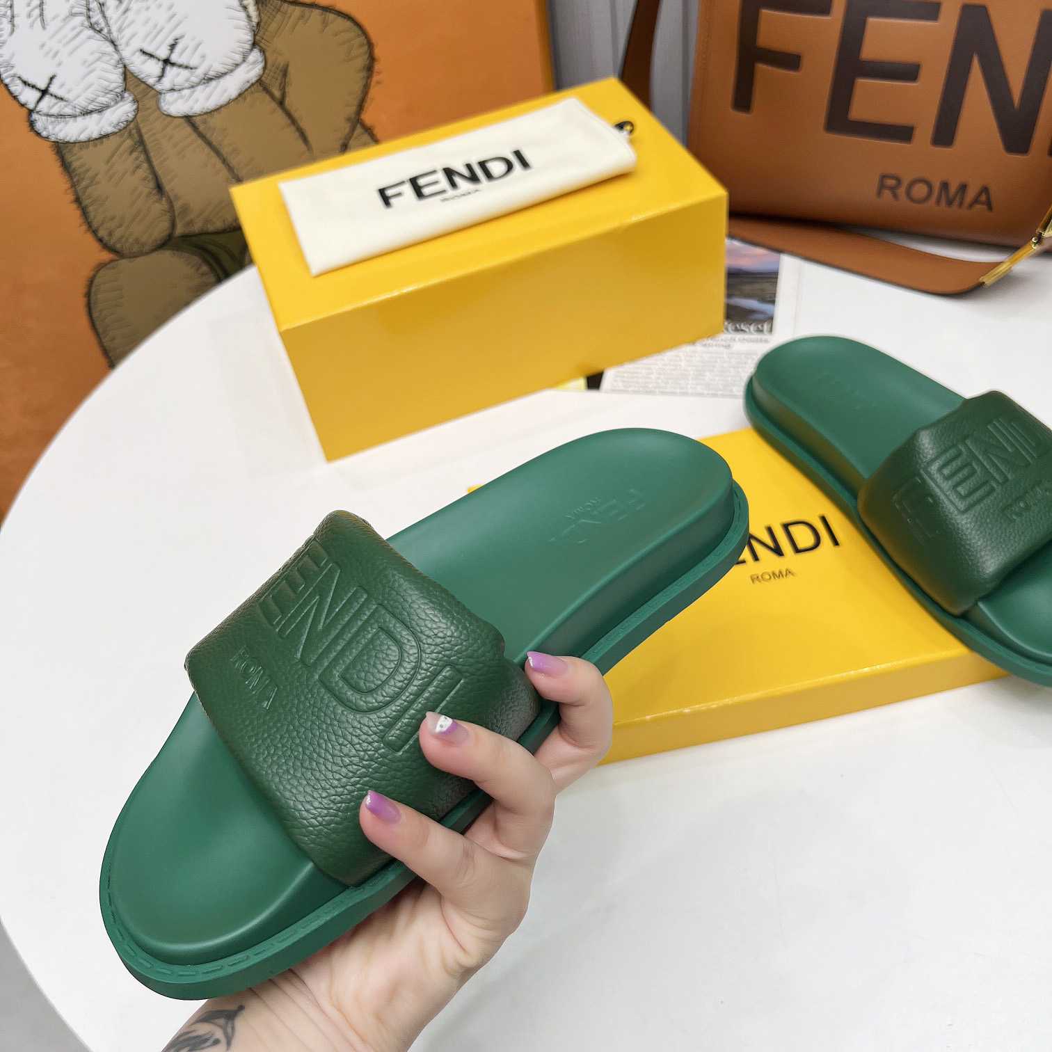 Fendi Roma Slides Green Leather Fussbett - PerfectKickZ