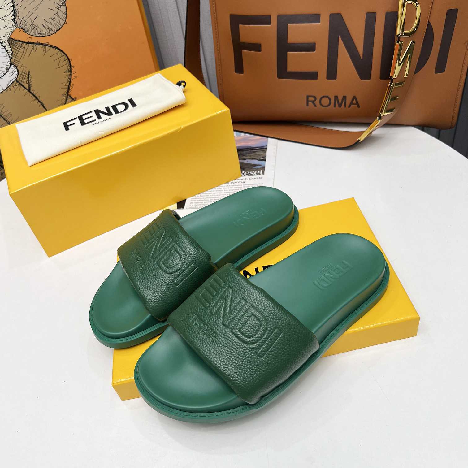 Fendi Roma Slides Green Leather Fussbett - PerfectKickZ