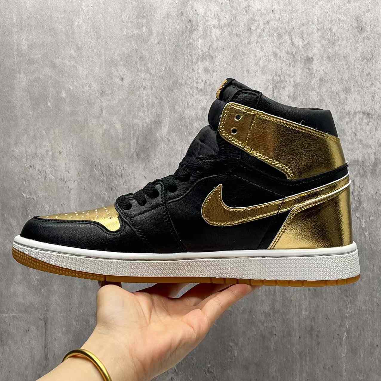 Jordan 1 High OG “Metallic Gold” Sneaker   DZ5485-071 - PerfectKickZ