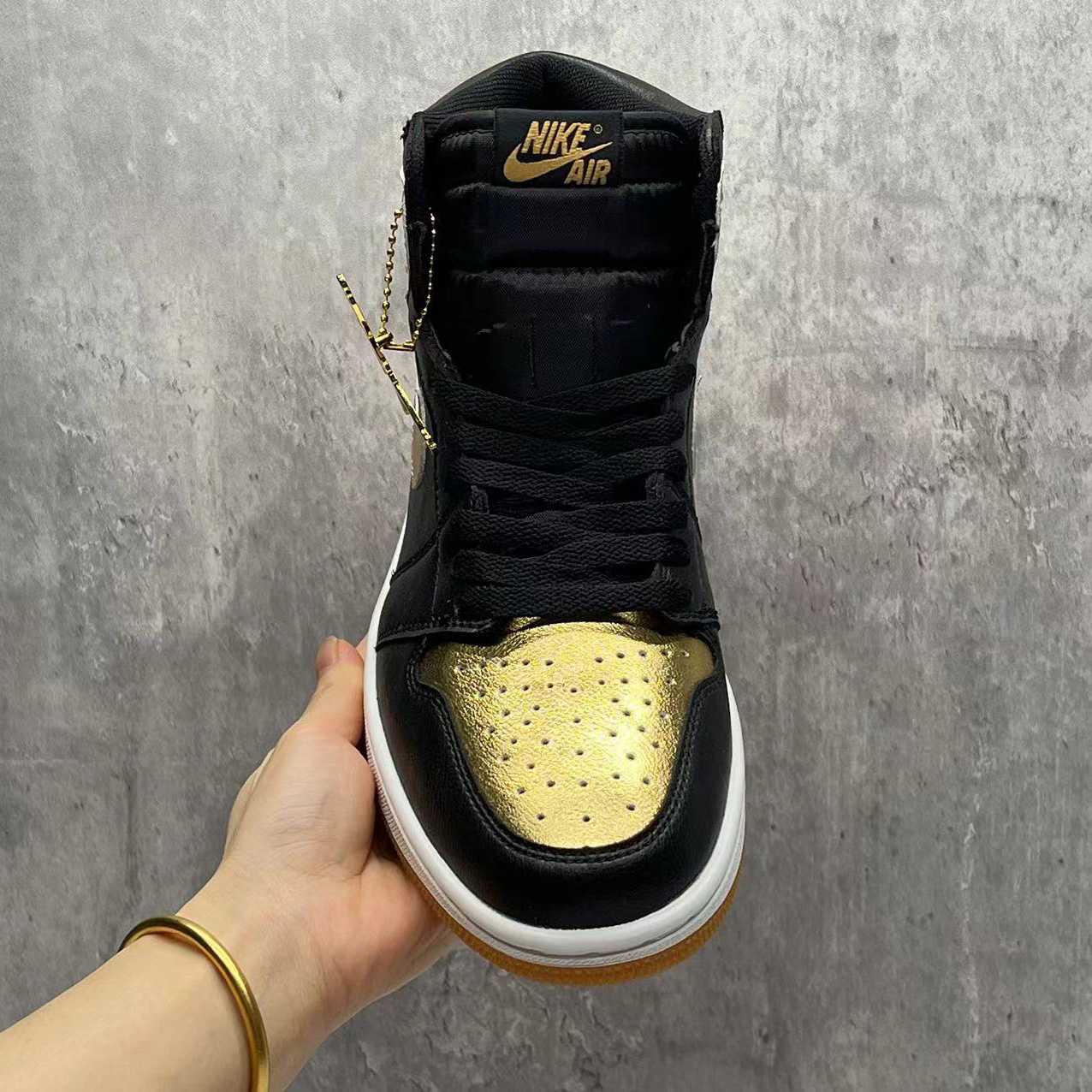 Jordan 1 High OG “Metallic Gold” Sneaker   DZ5485-071 - PerfectKickZ