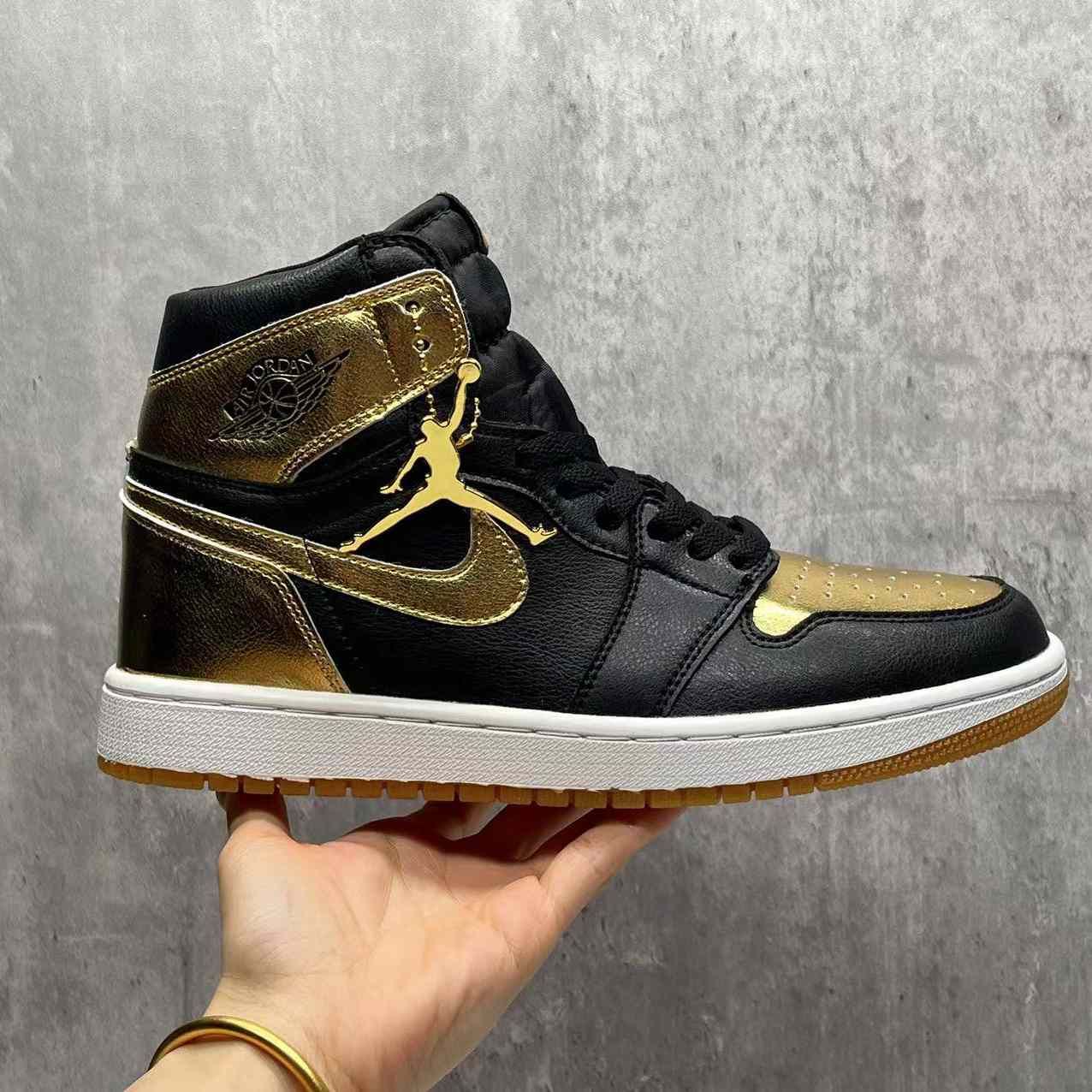 Jordan 1 High OG “Metallic Gold” Sneaker   DZ5485-071 - PerfectKickZ
