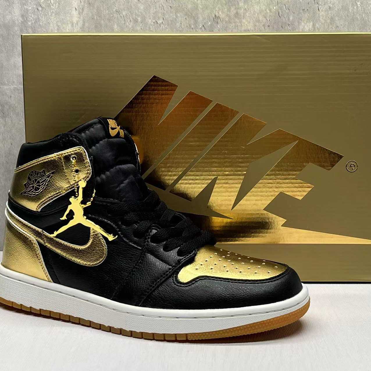 Jordan 1 High OG “Metallic Gold” Sneaker   DZ5485-071 - PerfectKickZ