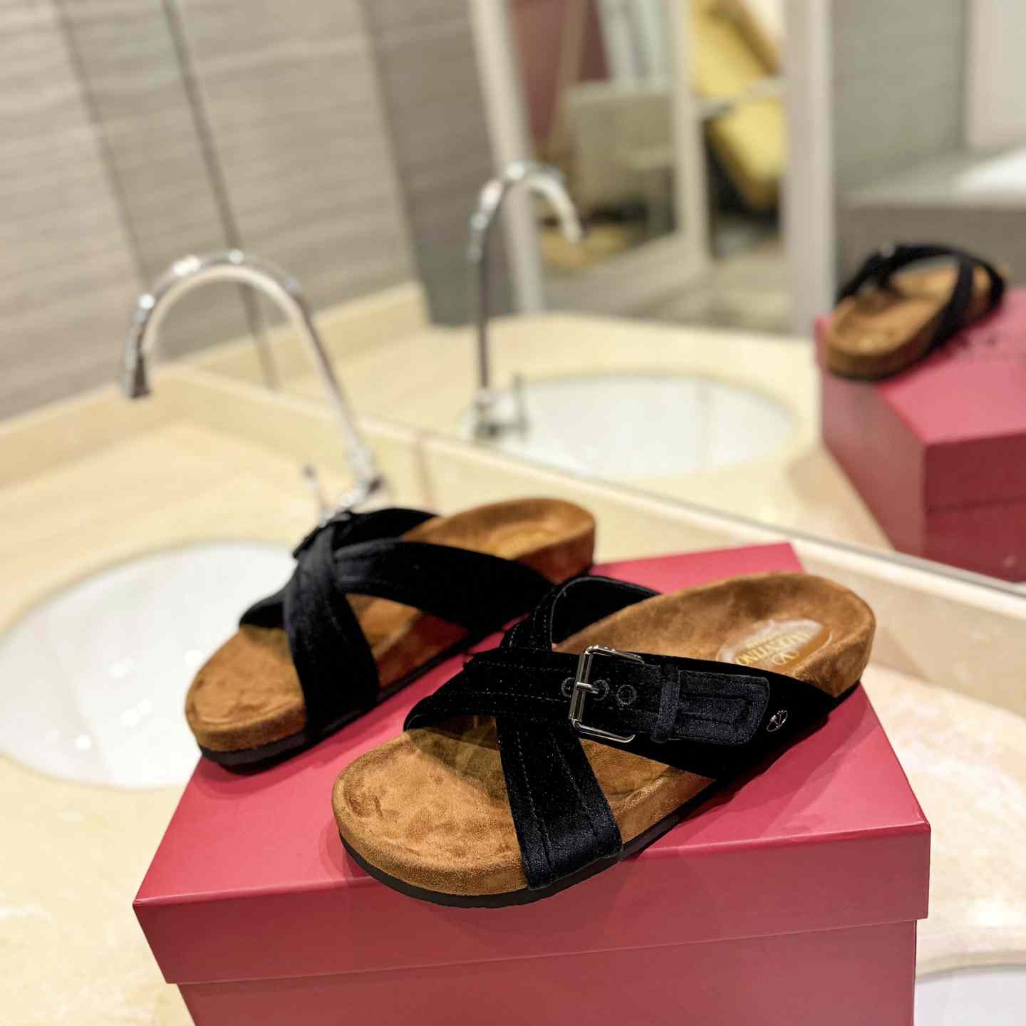 Valenti Fussfriend Velvet Slide Sandal  - PerfectKickZ